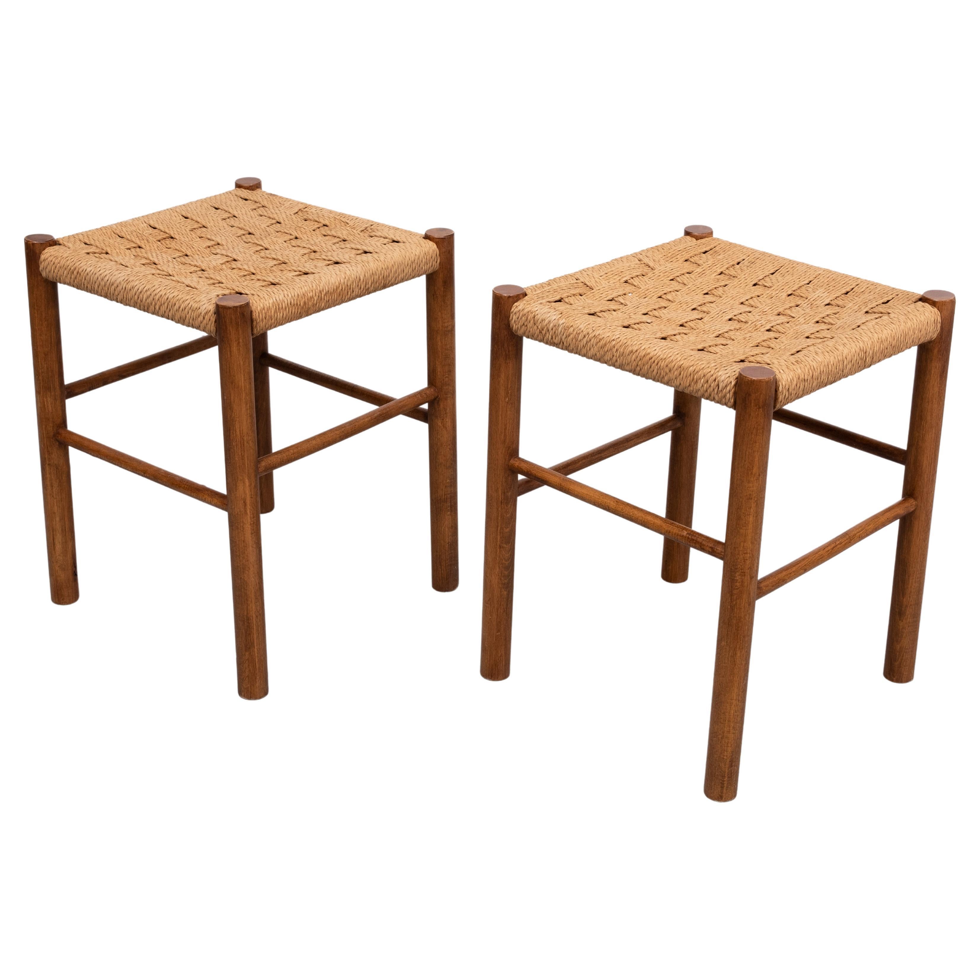 Two very nice stools .Handmade Papercord upholstery .
on a Beechwood frame . Scandinavian design . 
very good condition . 