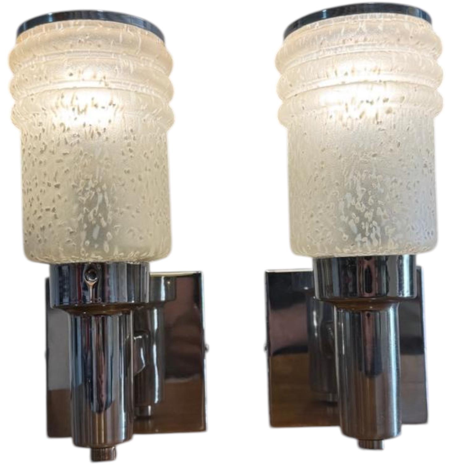 Pareja de apliques Lámpara de pared de mediados de siglo con cristal esmerilado Alemán en venta