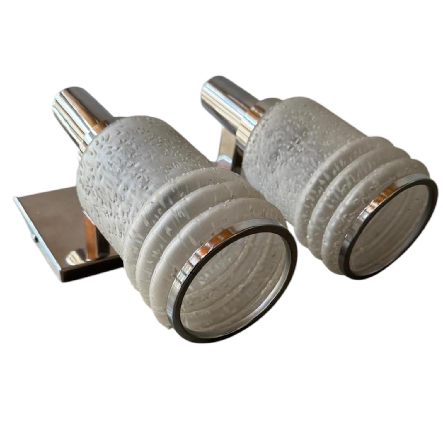 Pareja de apliques Lámpara de pared de mediados de siglo con cristal esmerilado en venta 2