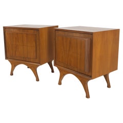 Pair Sculpted Fronts Legs Walnut Mid-Century Modern Nightstands End Tables MINT!