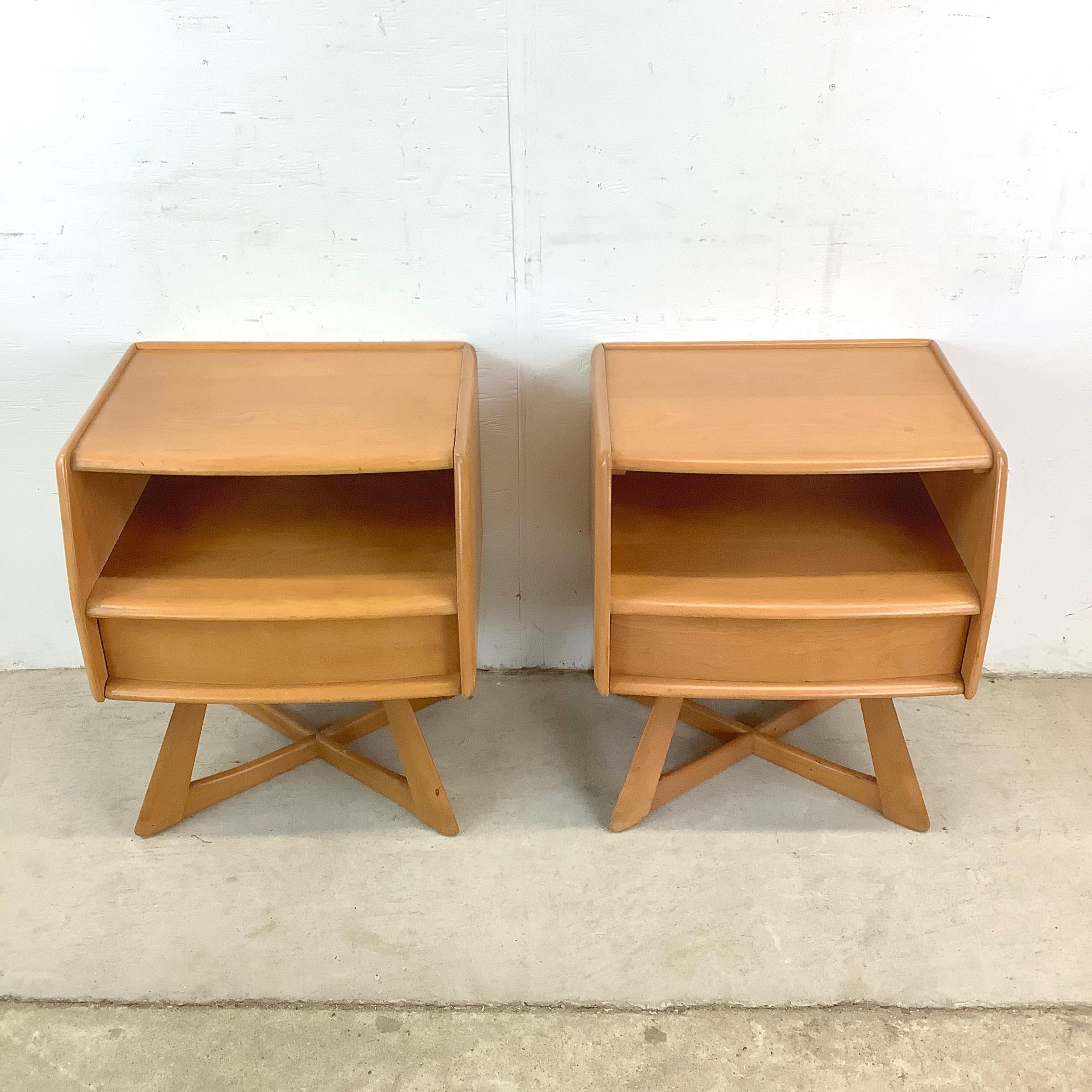 Mid-Century Modern Pair Sculptura Nightstands by Heywood-Wakefield For Sale
