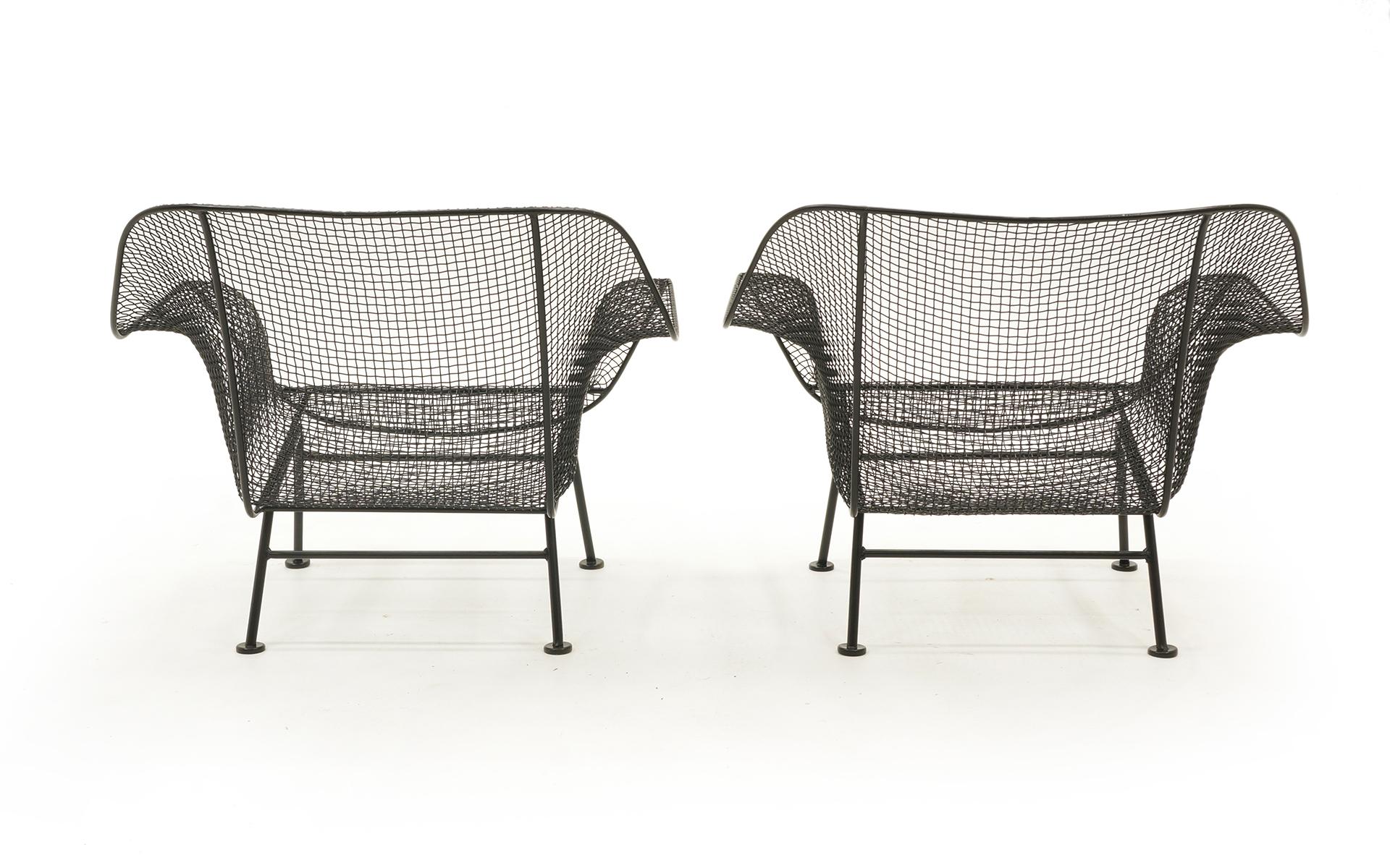 Pair of Sculptura Outdoor Lounge Chairs and Ottoman by Russell Woodard, Restored In Good Condition In Kansas City, MO