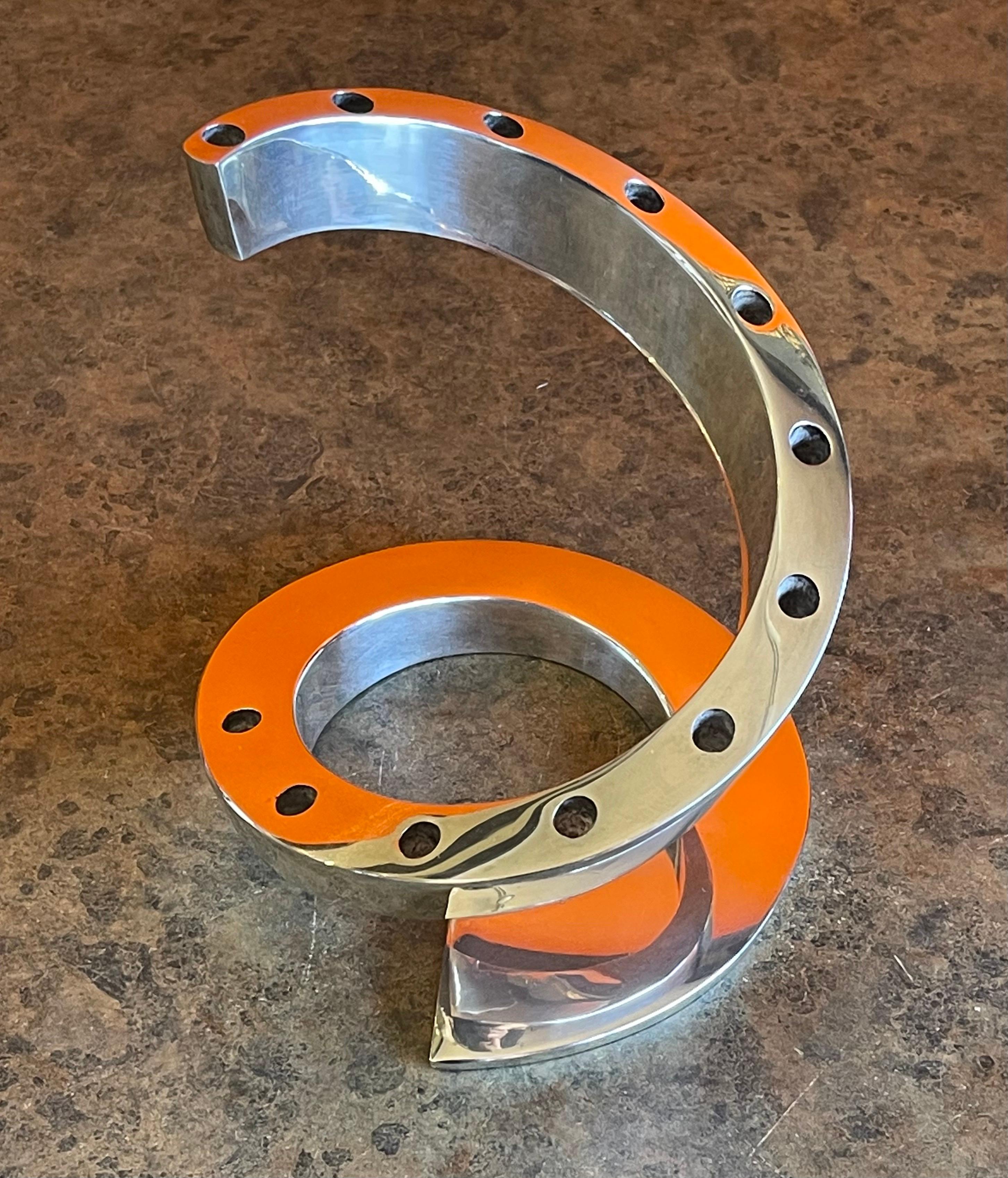 Portacandele scultorei a spirale placcati in argento di Bertil Vallien per Dansk, coppia in vendita 2