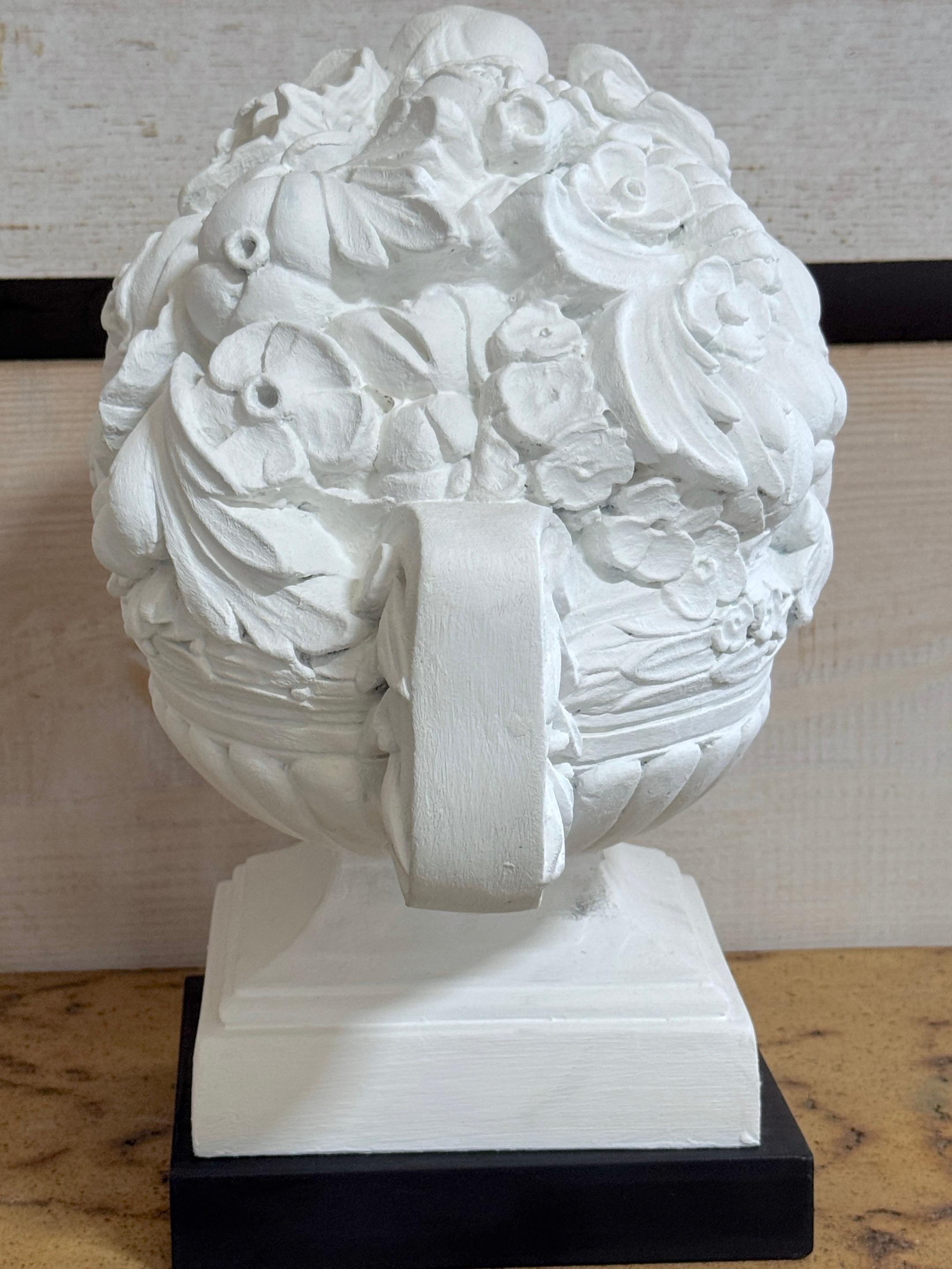 Ein Paar exotische Obst- und Blumentopien aus Gips von Serge Roche Gesso und bemaltem Gips, 1950er Jahre im Angebot 7