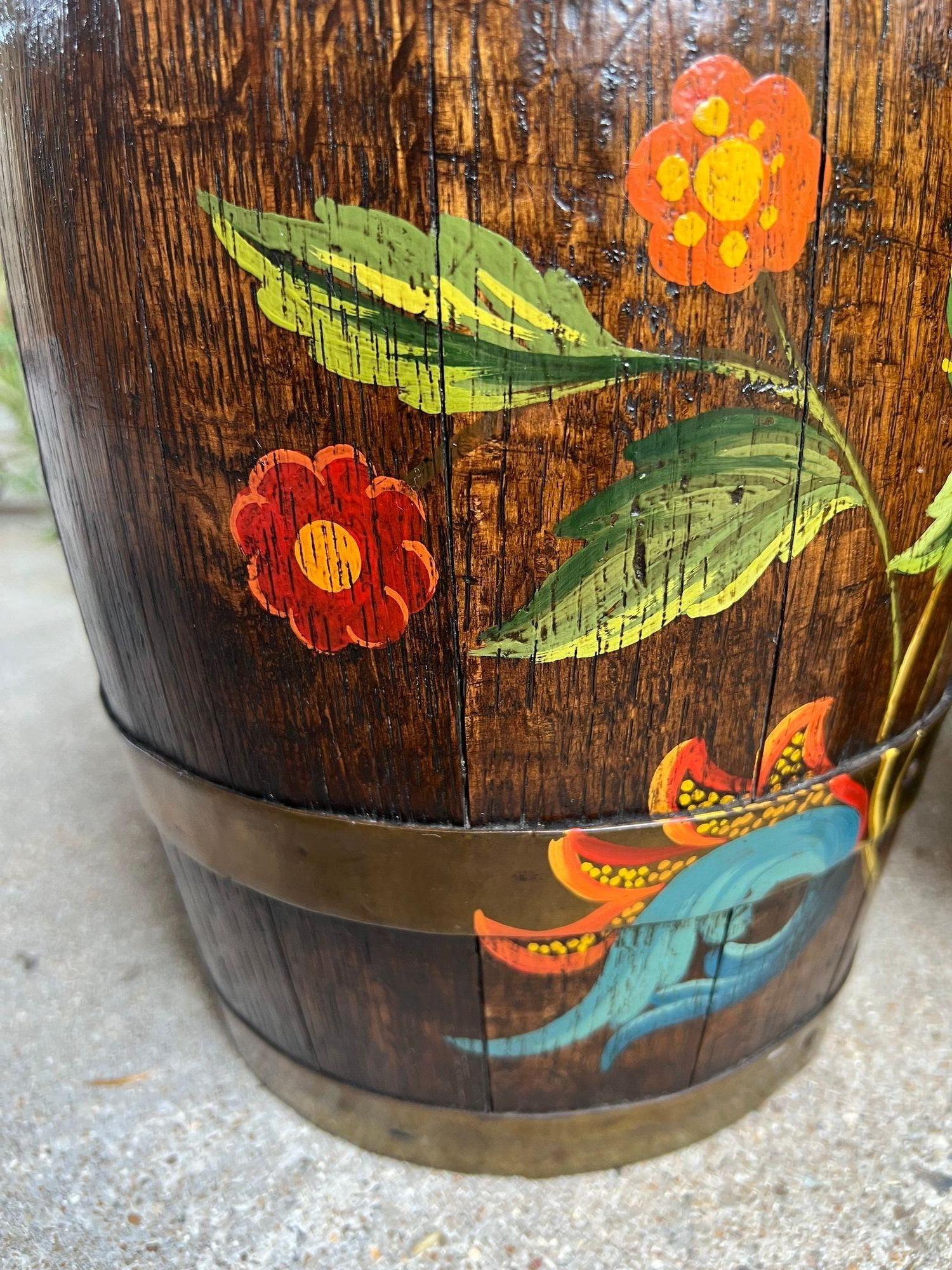PAR Conjunto Antiguo Barril de Roble Inglés Jardinera Jardinera Rosemaling Pintado a Mano en venta 10