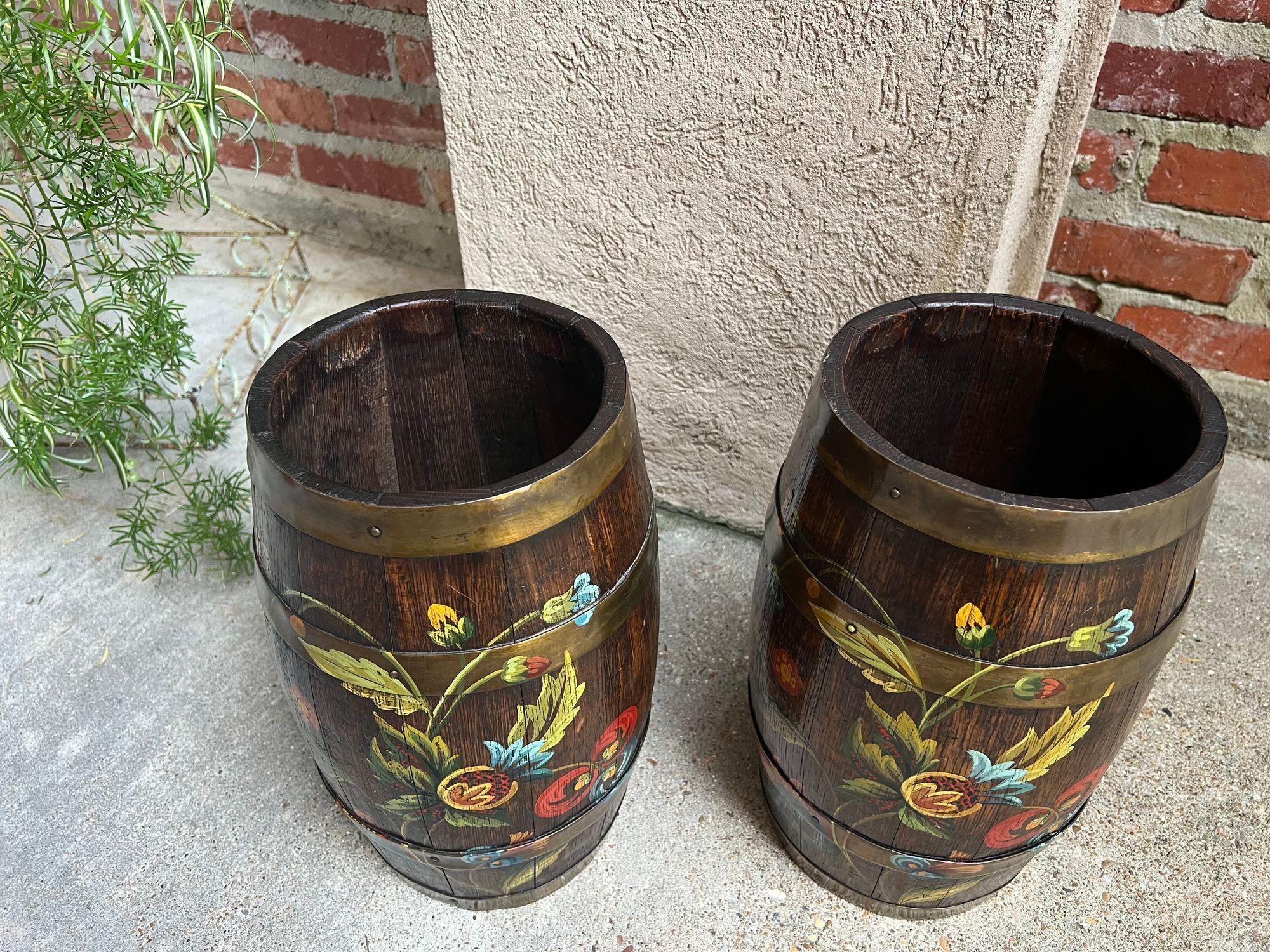 PAR Conjunto Antiguo Barril de Roble Inglés Jardinera Jardinera Rosemaling Pintado a Mano en venta 11