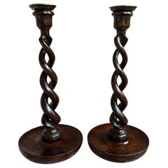 PAIR Set antiker englischer Eichenholz-Kerzenständer mit offenem Barley-Twist-Muster, Kerzenhalter, Messing