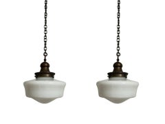 Paar antike Kirchen-Opal- Milchglas-Deckenleuchten, Lampen, Vintage