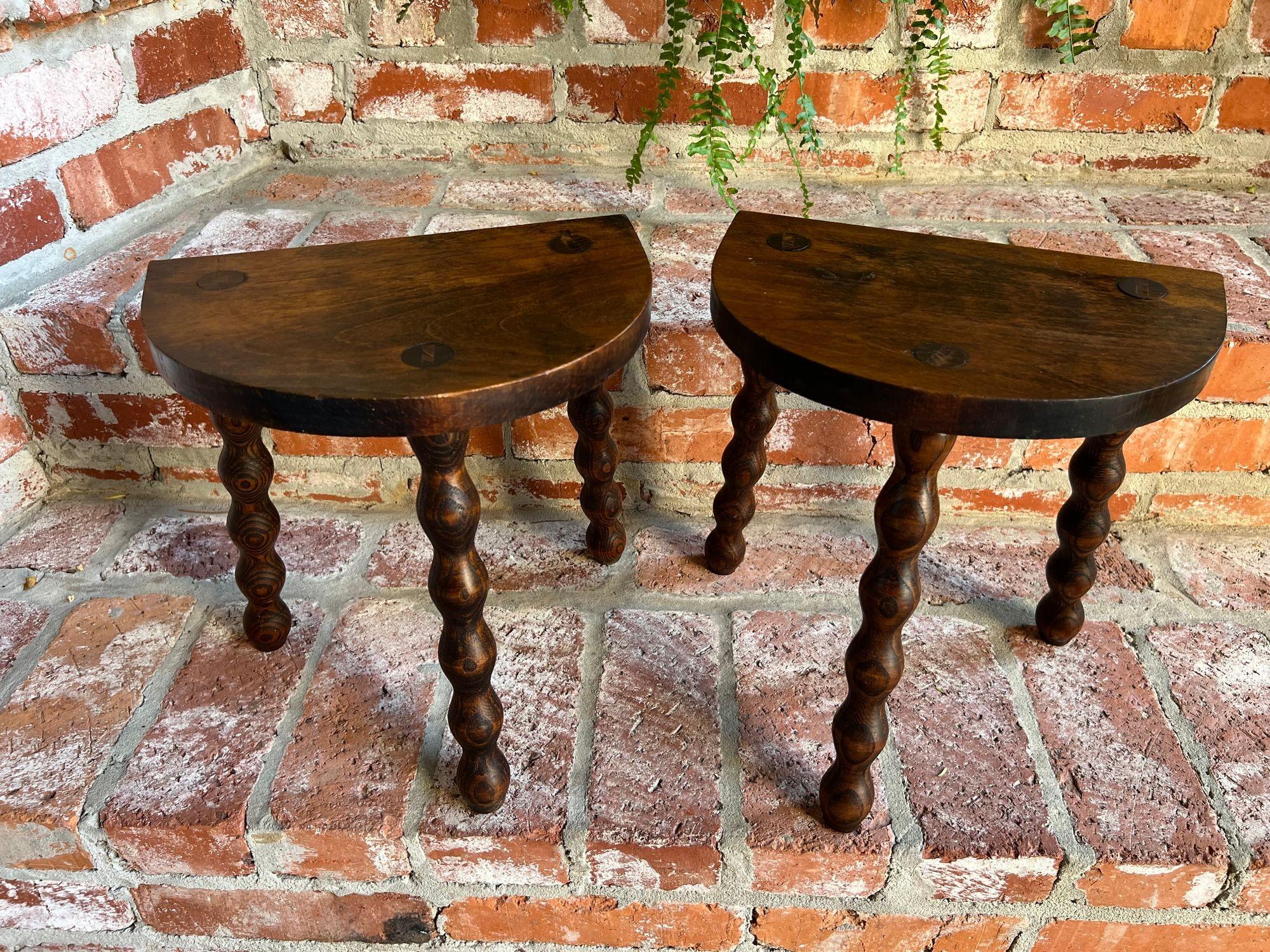 PAR Juego de 2 Taburetes Antiguos Ingleses de Roble Jacobeo Expositor Pata de Bobina c1900 en venta 9