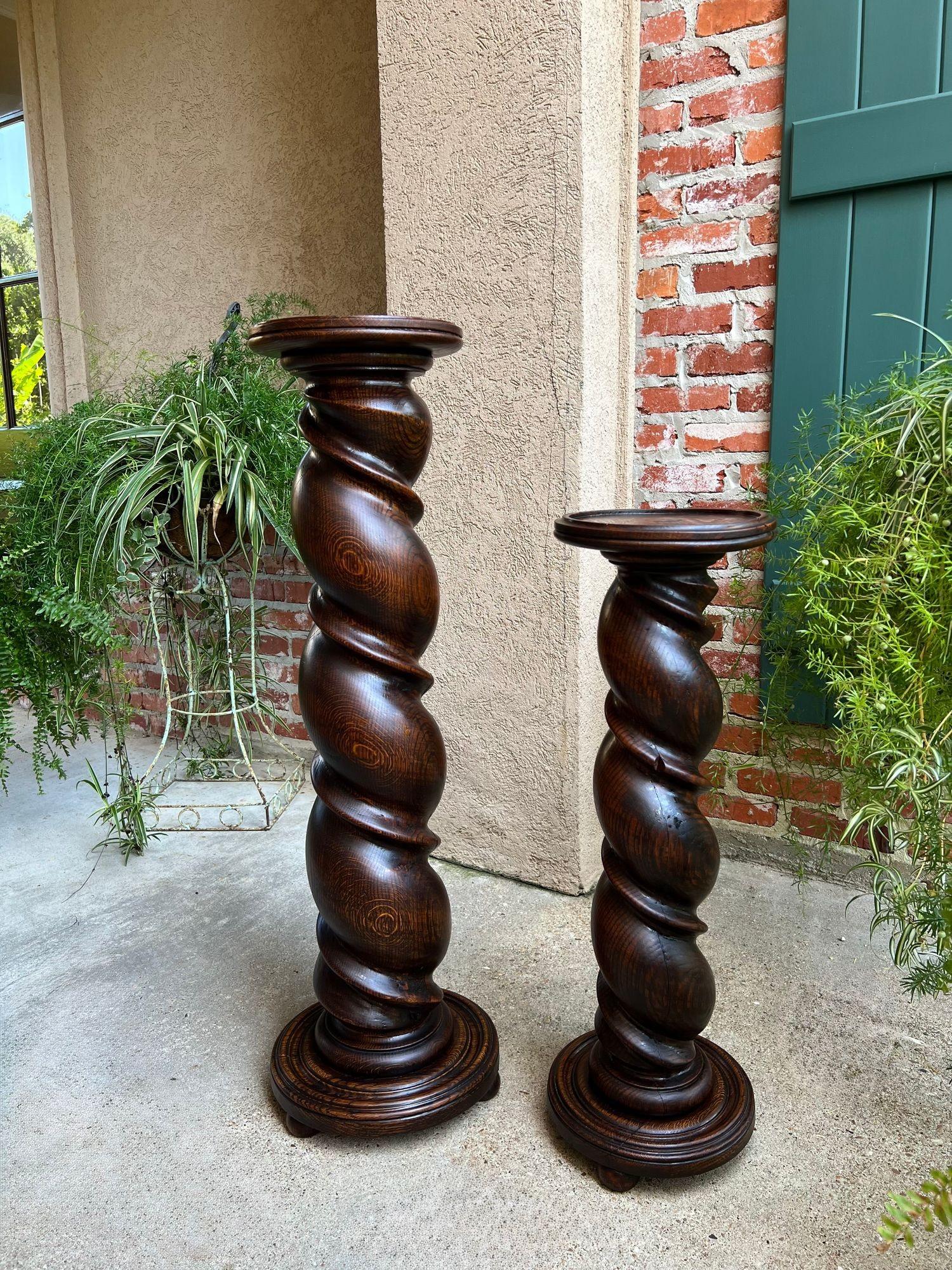 PAAR Satz von 2 Antique French Pedestal Stand BARLEY TWIST Oak LARGE Plant Columns (Gedrechselt) im Angebot