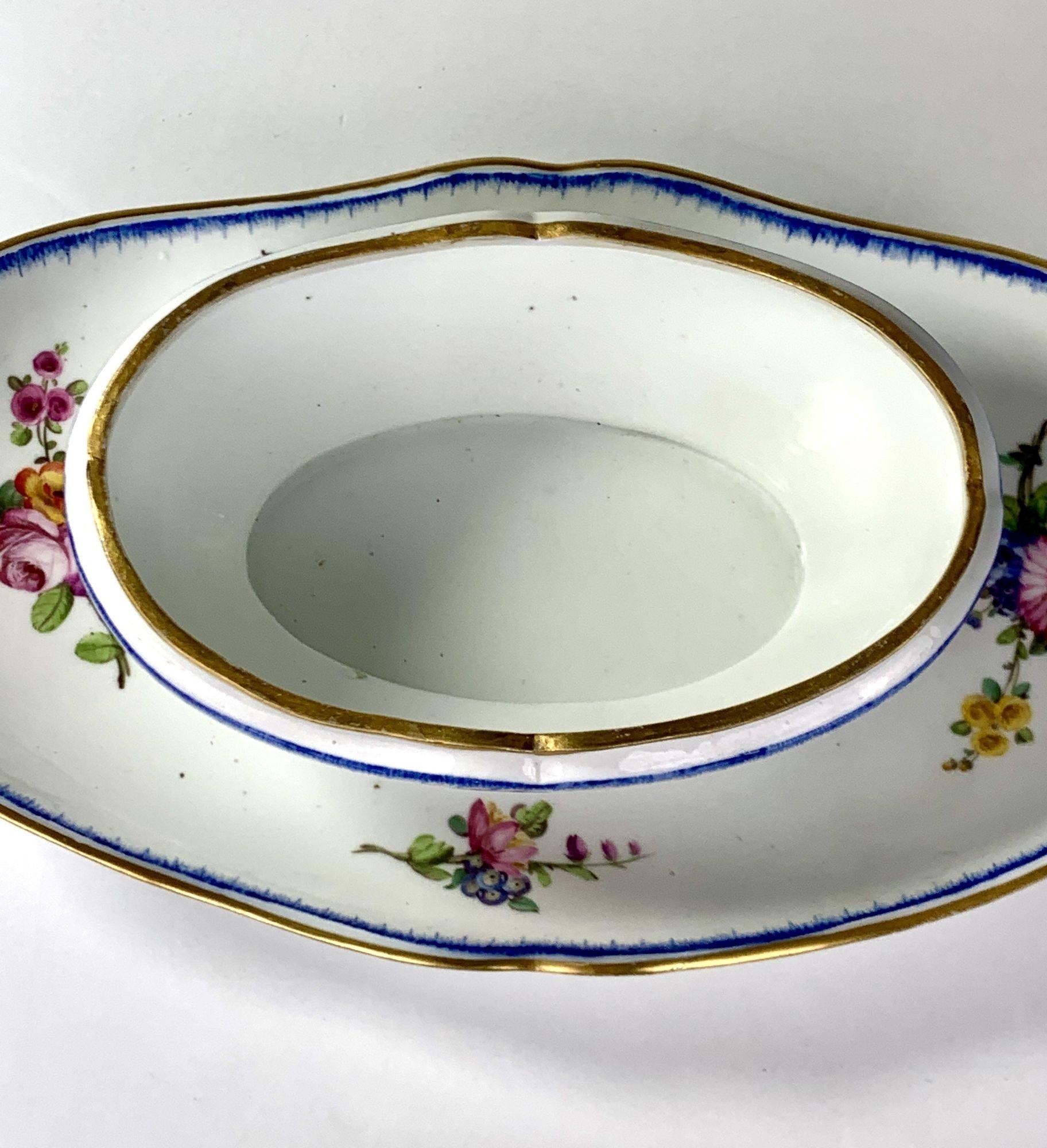 Pair Sèvres Porcelain Tureens with Feuille-de-Choux Pattern Borders 18th Century 3