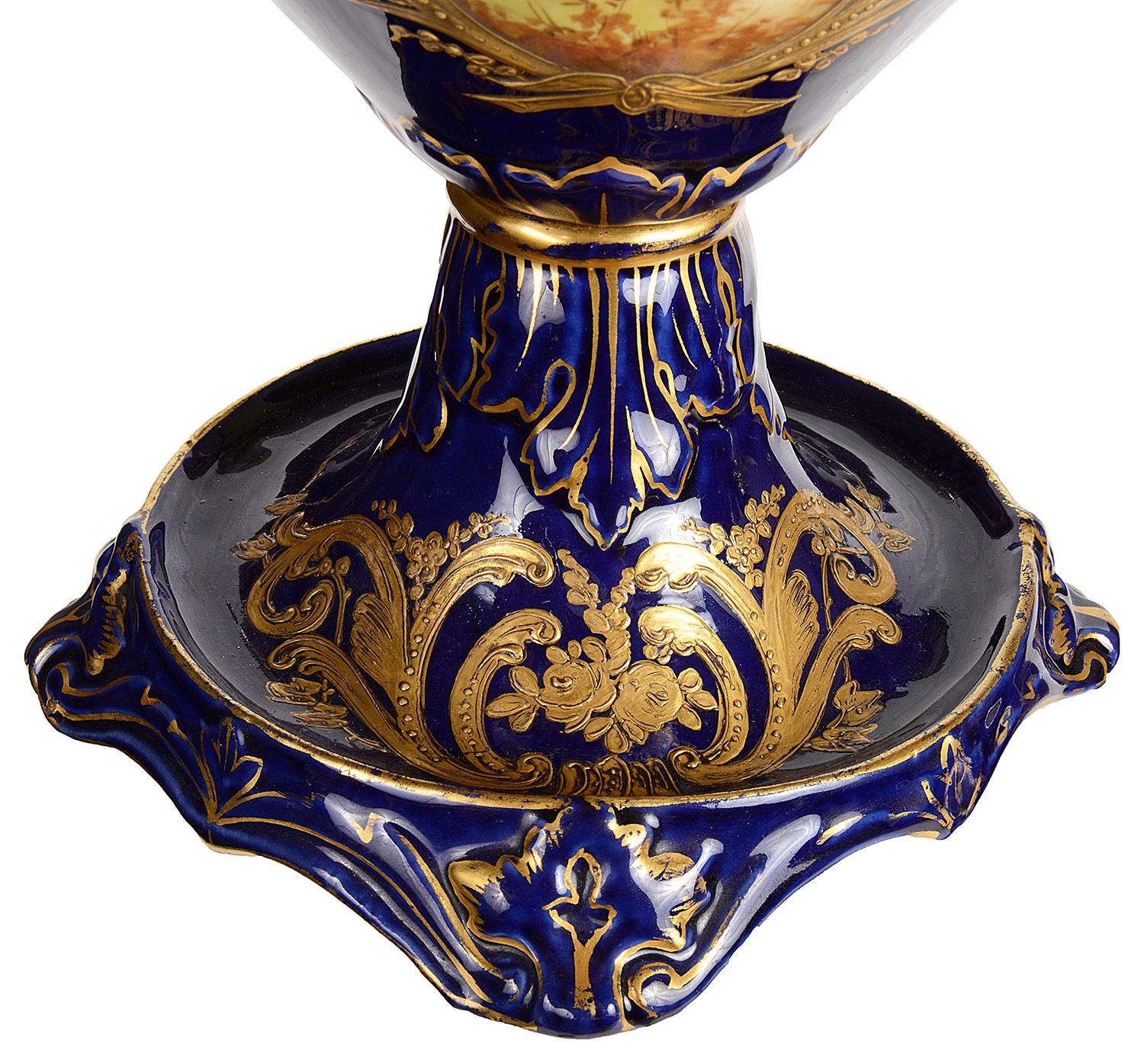 Paire de vases à couvercle de style Sèvres en vente 4