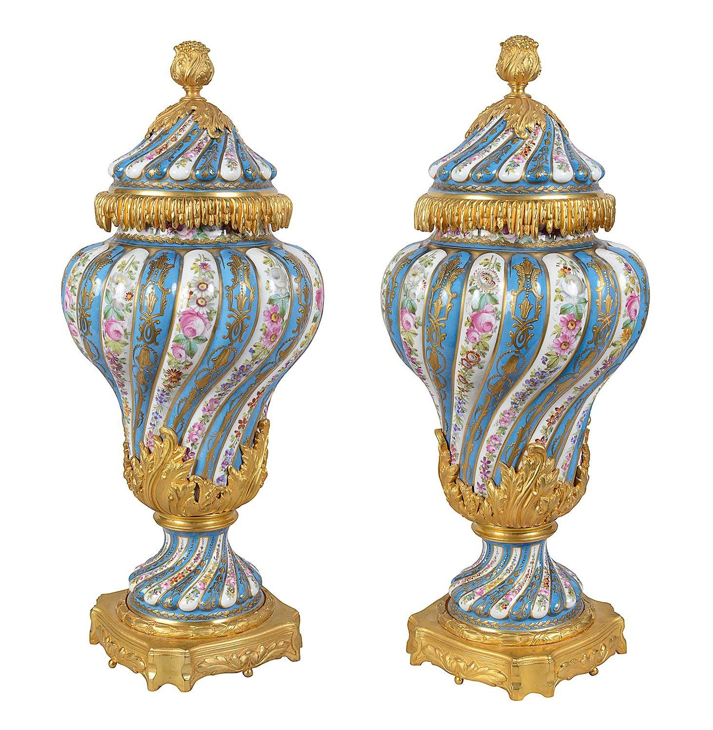 Pair Sevres style porcelain lidded vases, C19th. In Good Condition For Sale In Brighton, Sussex
