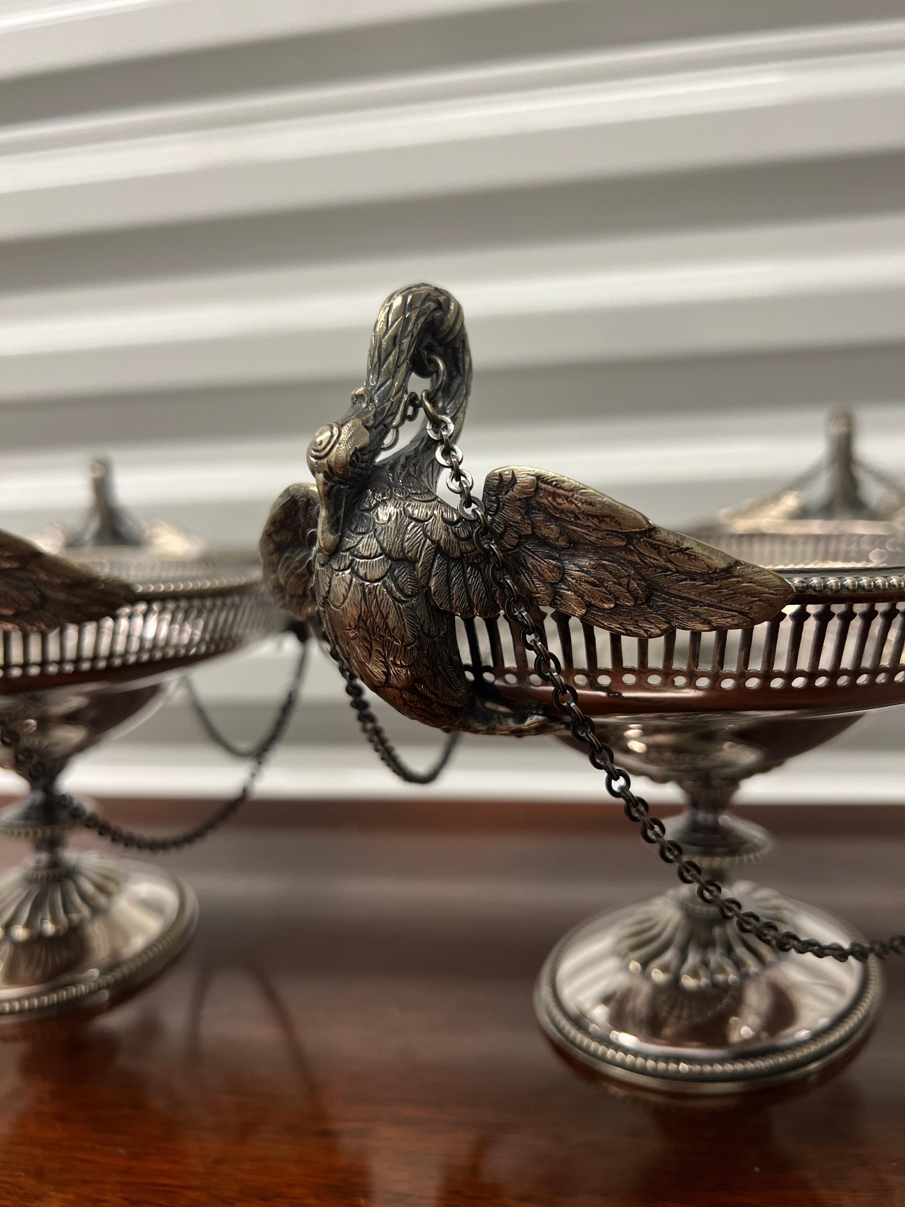 Pair Sheffield England Silver Plated Pierced Compotes Lion & Swan Mounts C. 1862 In Good Condition For Sale In Atlanta, GA