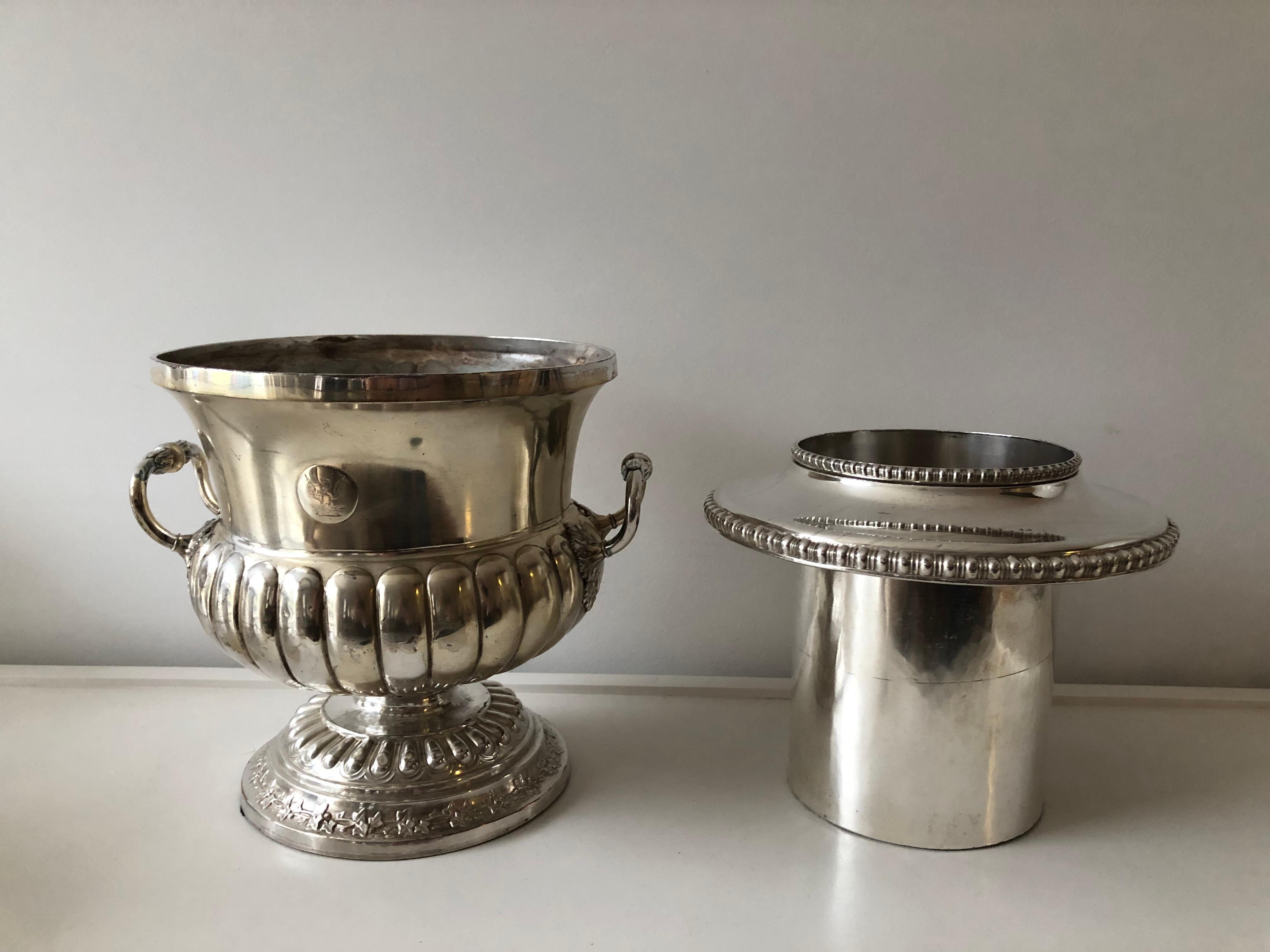 Pair Sheffield Regency Wine Coolers Silver Plated In Good Condition For Sale In Westport, CT
