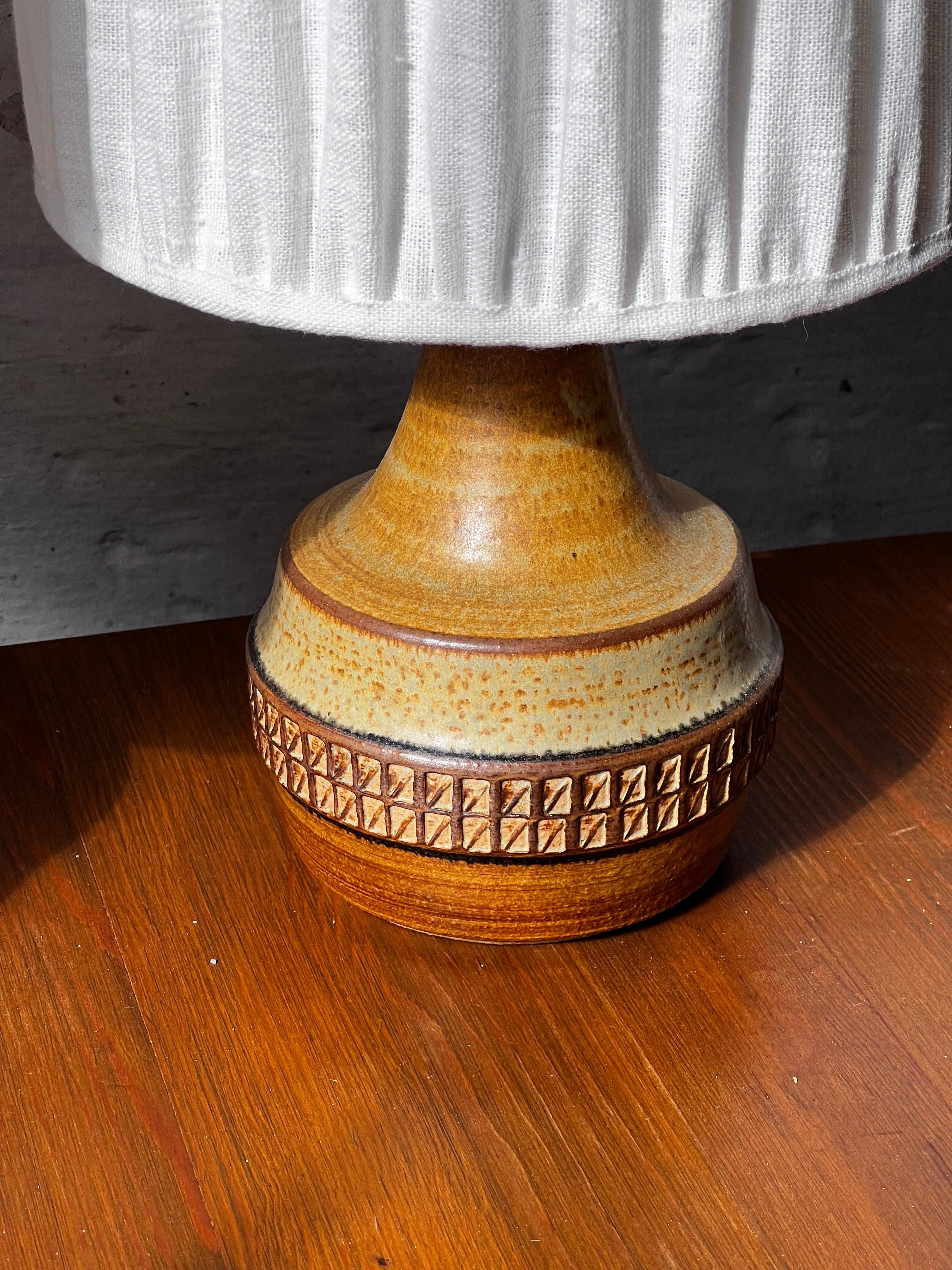 Coppia di lampade in ceramica Søholm H41 cm,  prodotto in Danimarca negli anni '60 In condizioni ottime in vendita a Forest, BE