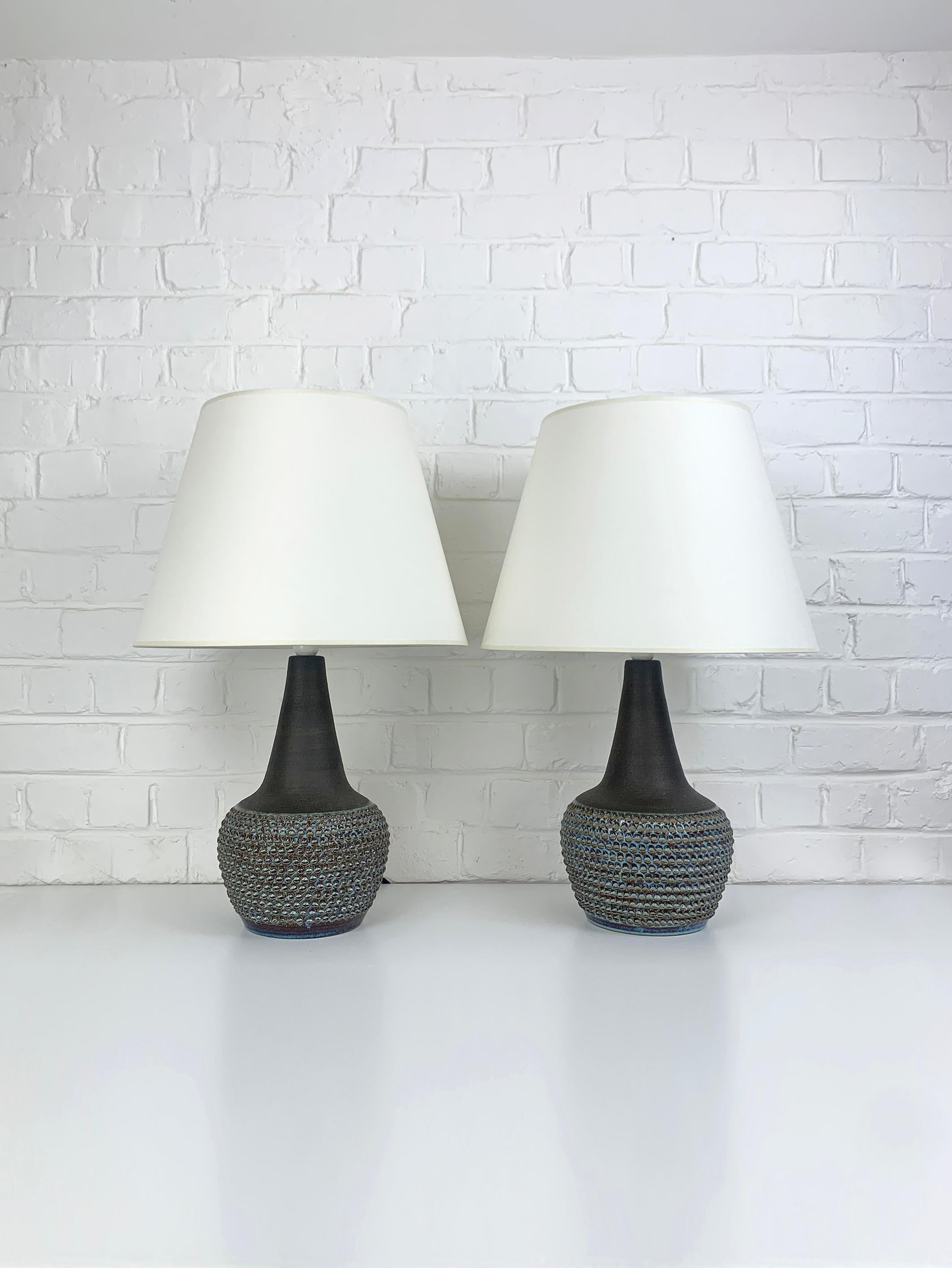 Paire de lampes de table modernistes en grès Søholm Stentøj Einar Johansen Danemark 1960 État moyen - En vente à Vorst, BE