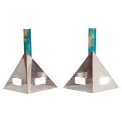 Paire de chandeliers israéliens signés Arie Ofir en argent sterling et aluminium anodisé