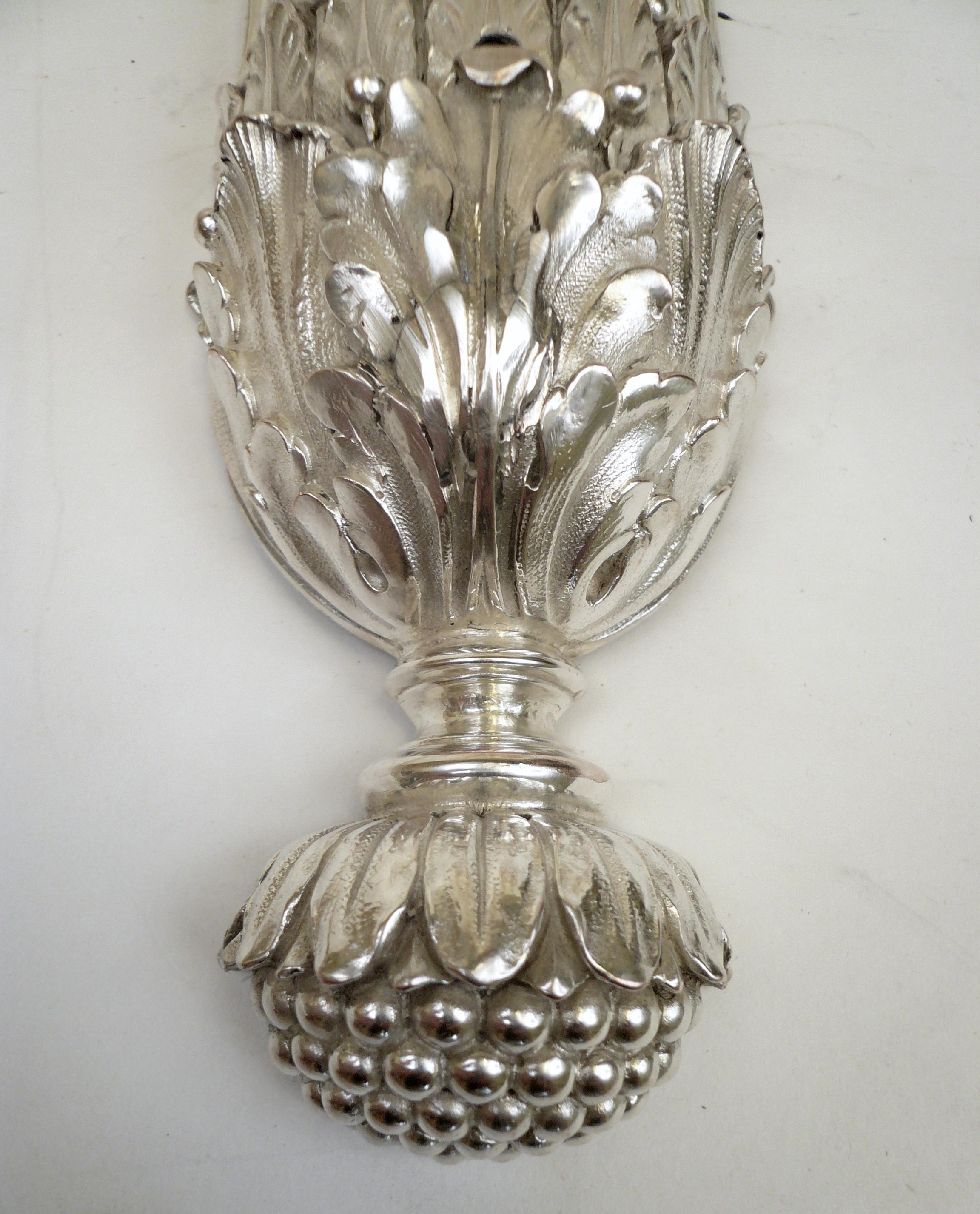Bronzo Coppia di lampade a due luci in bronzo scintillante firmate E. F. A. Caldwell in vendita