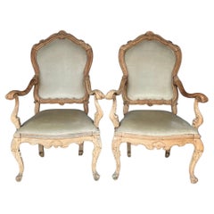 Coppia di poltrone aperte veneziane in legno sbiancato