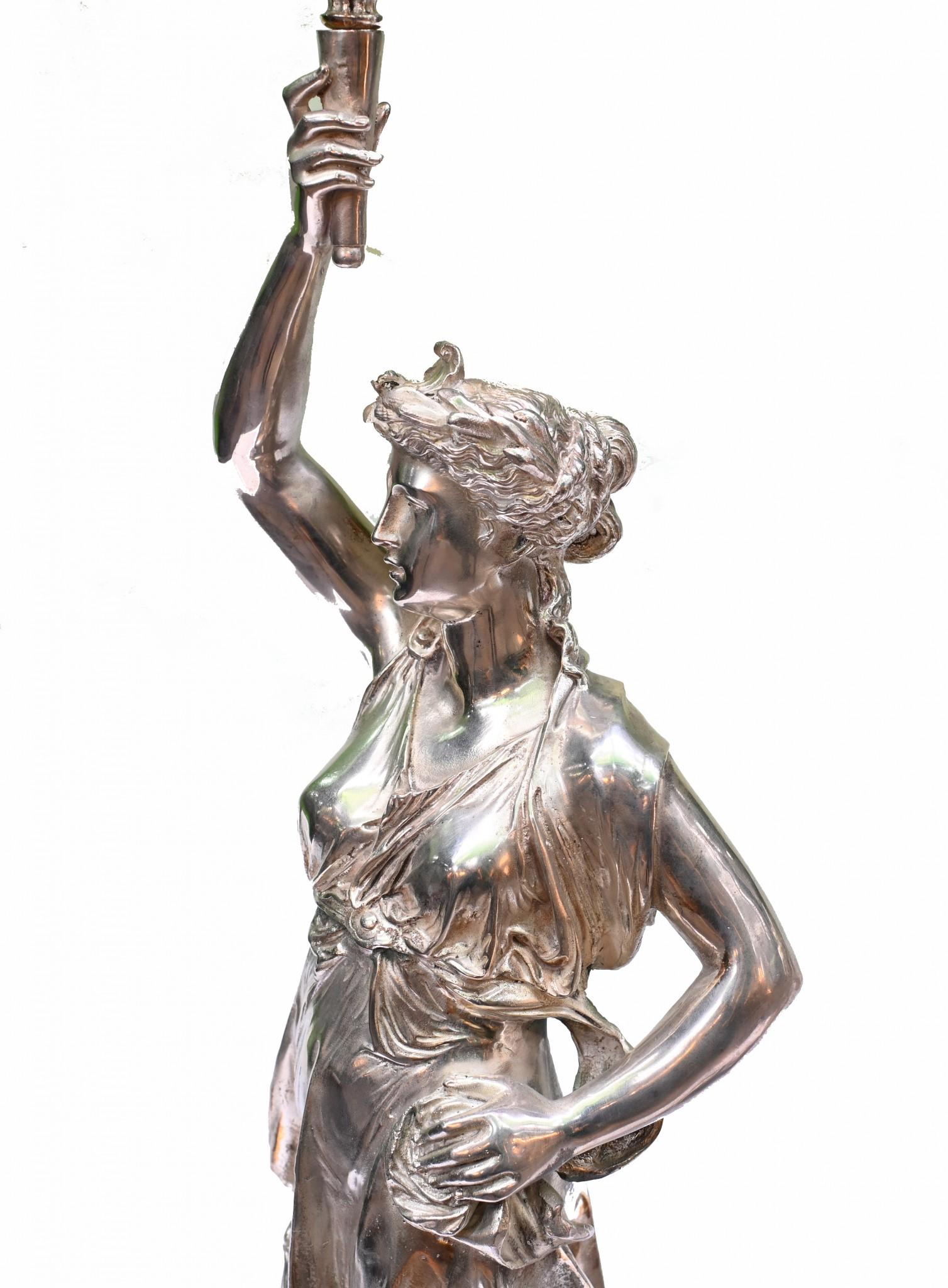 Paar Silber-Bronze-Kandelaber von Gregoire-Figuren im Angebot 7