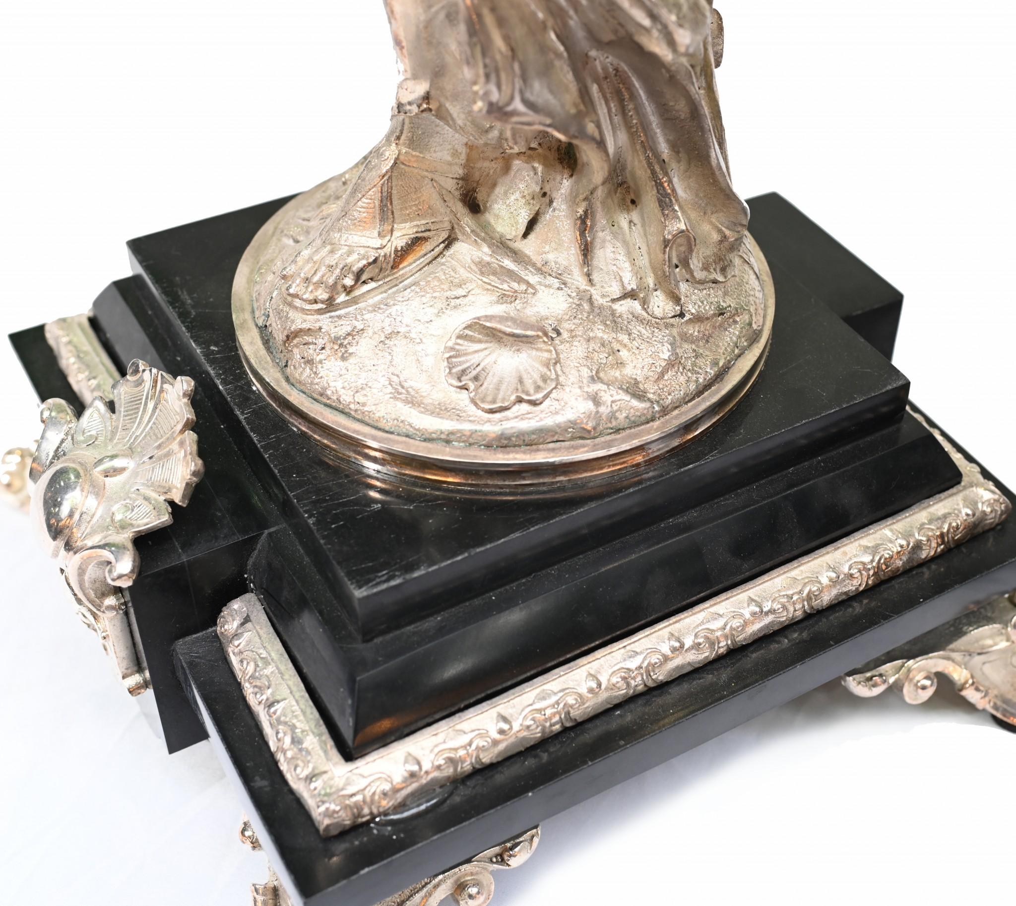 Paar Silber-Bronze-Kandelaber von Gregoire-Figuren im Angebot 10