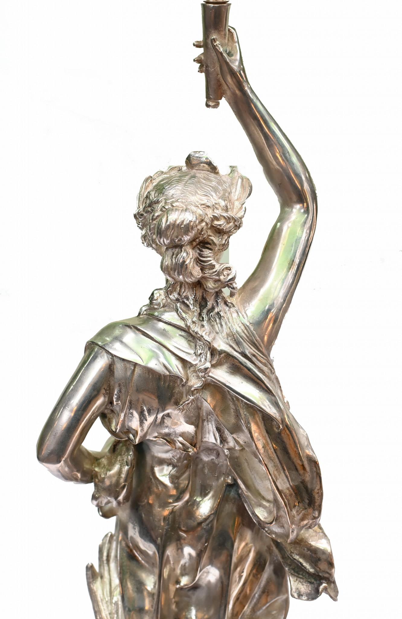 Paar Silber-Bronze-Kandelaber von Gregoire-Figuren im Angebot 3