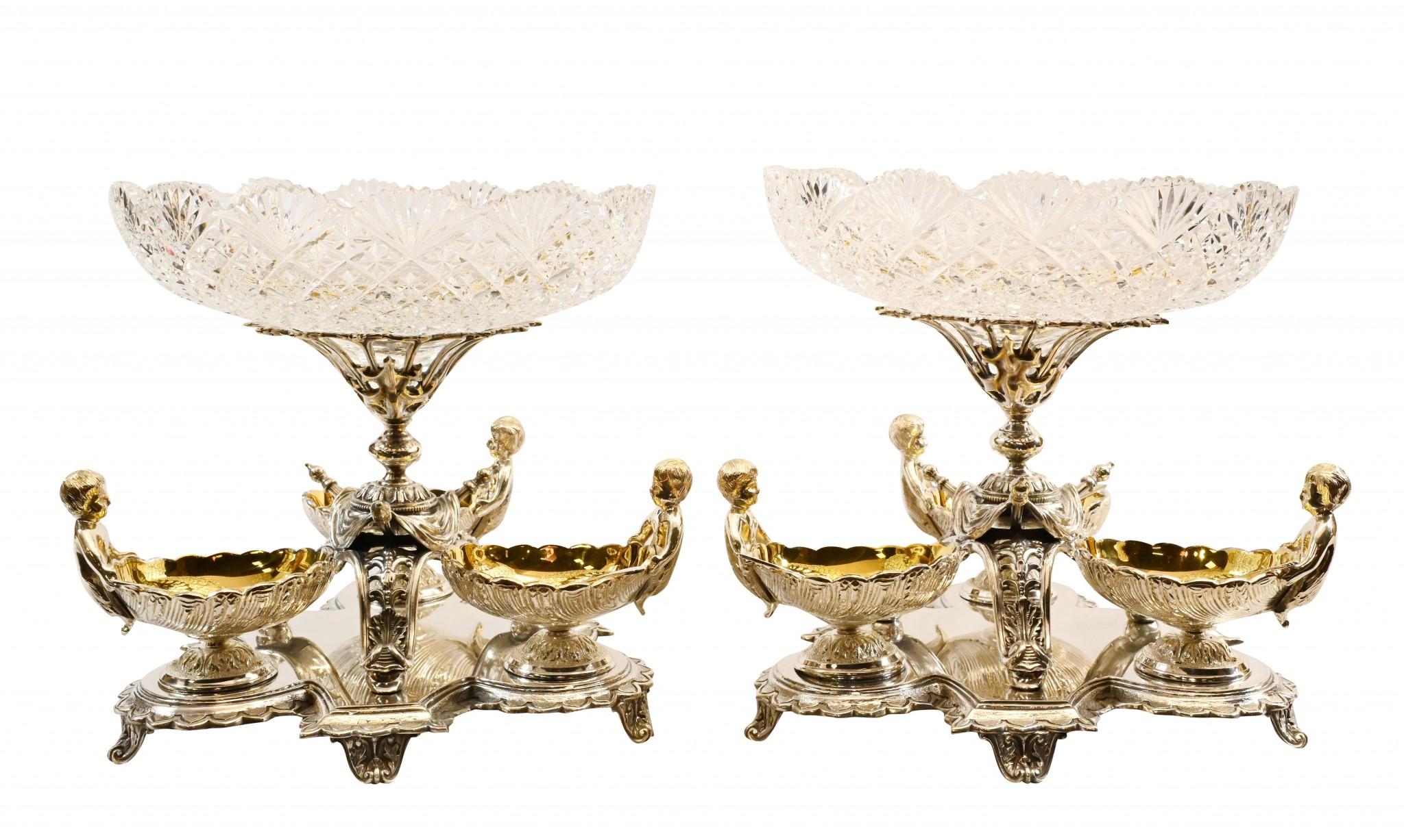 Absolutely stunning pair of Sheffield silver plate cherub bowls
Please see close up of Sheffield hall mark on the underside
Wonderful decorative pair great finish to the silver plate
Crystal cut glass bowls are clear and bright
Cherub dippers