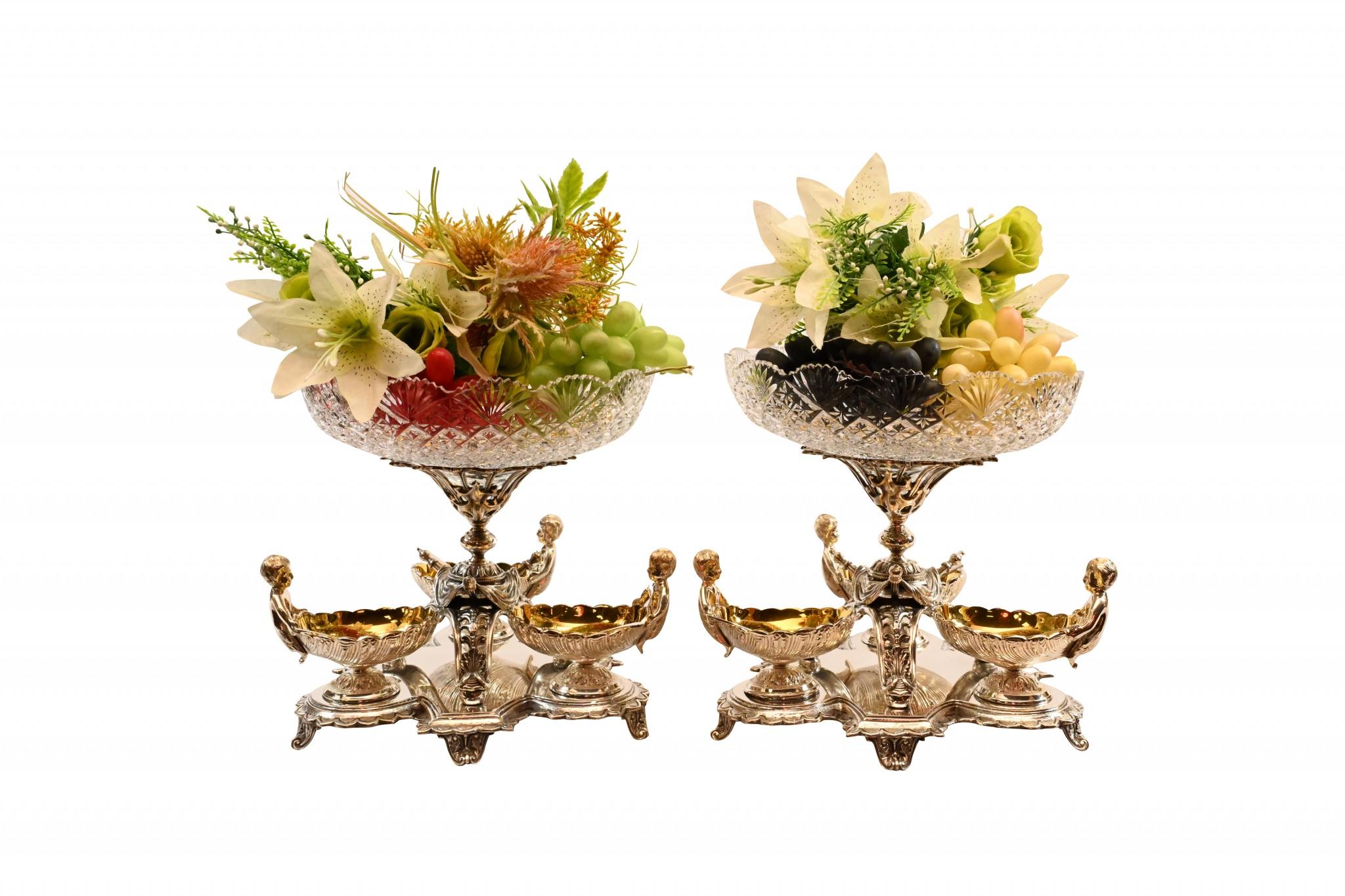 Pair Silver Plate Cherub Dishes - Glass Bowl Comports Sheffield Dippers Centrepi In Good Condition In Potters Bar, GB