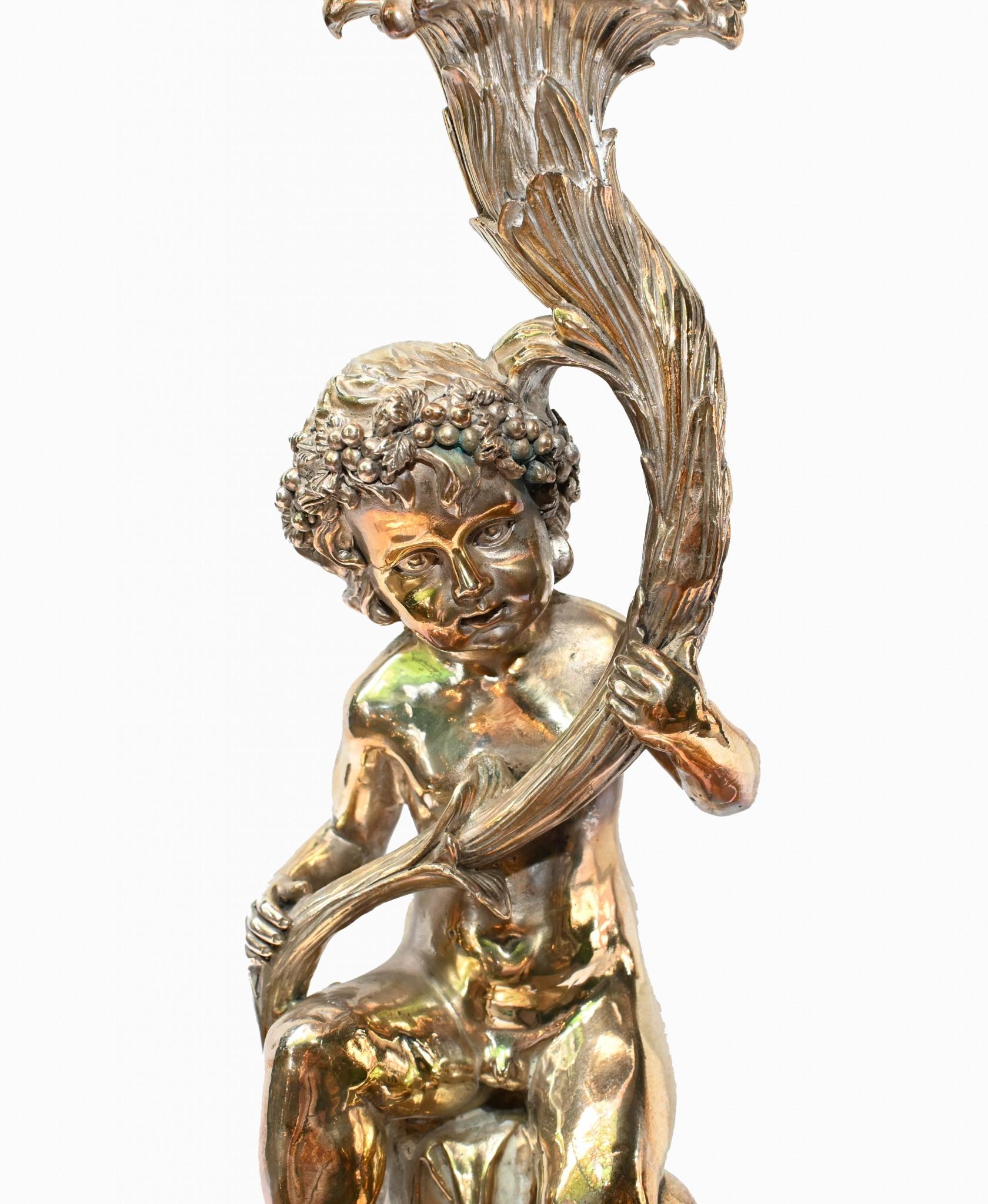 Paar versilberte Cherub Tazzas Tafelaufsätze Christofle Tafelaufsätze im Angebot 11