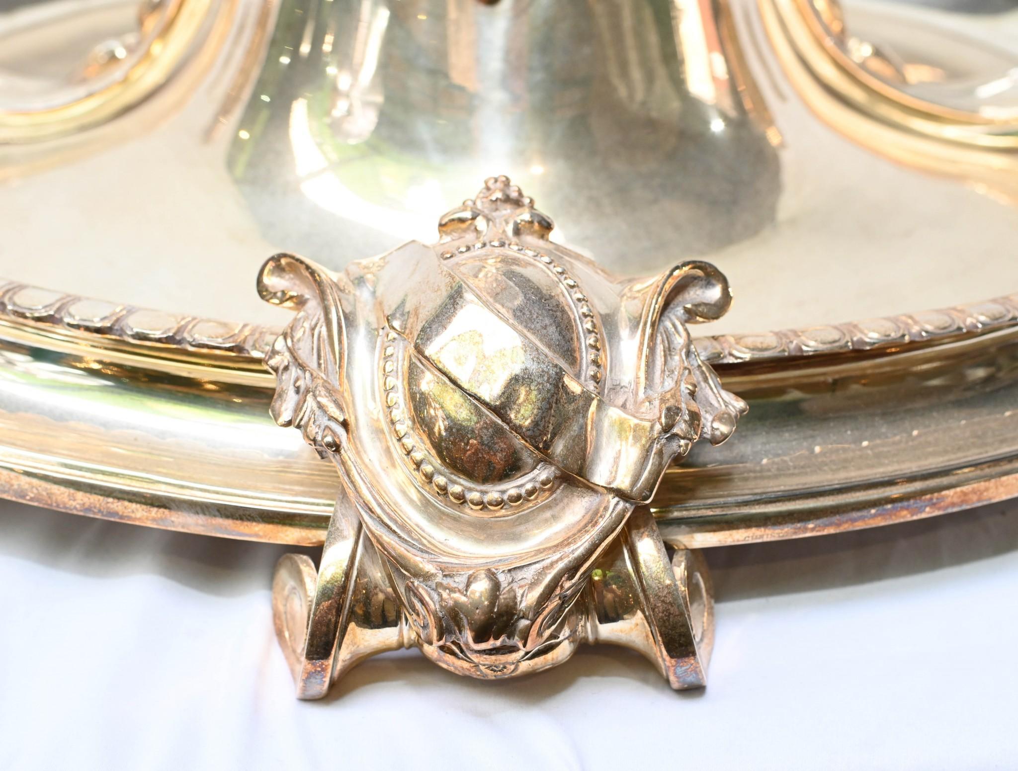 Paar versilberte Cherub Tazzas Tafelaufsätze Christofle Tafelaufsätze im Zustand „Gut“ im Angebot in Potters Bar, GB