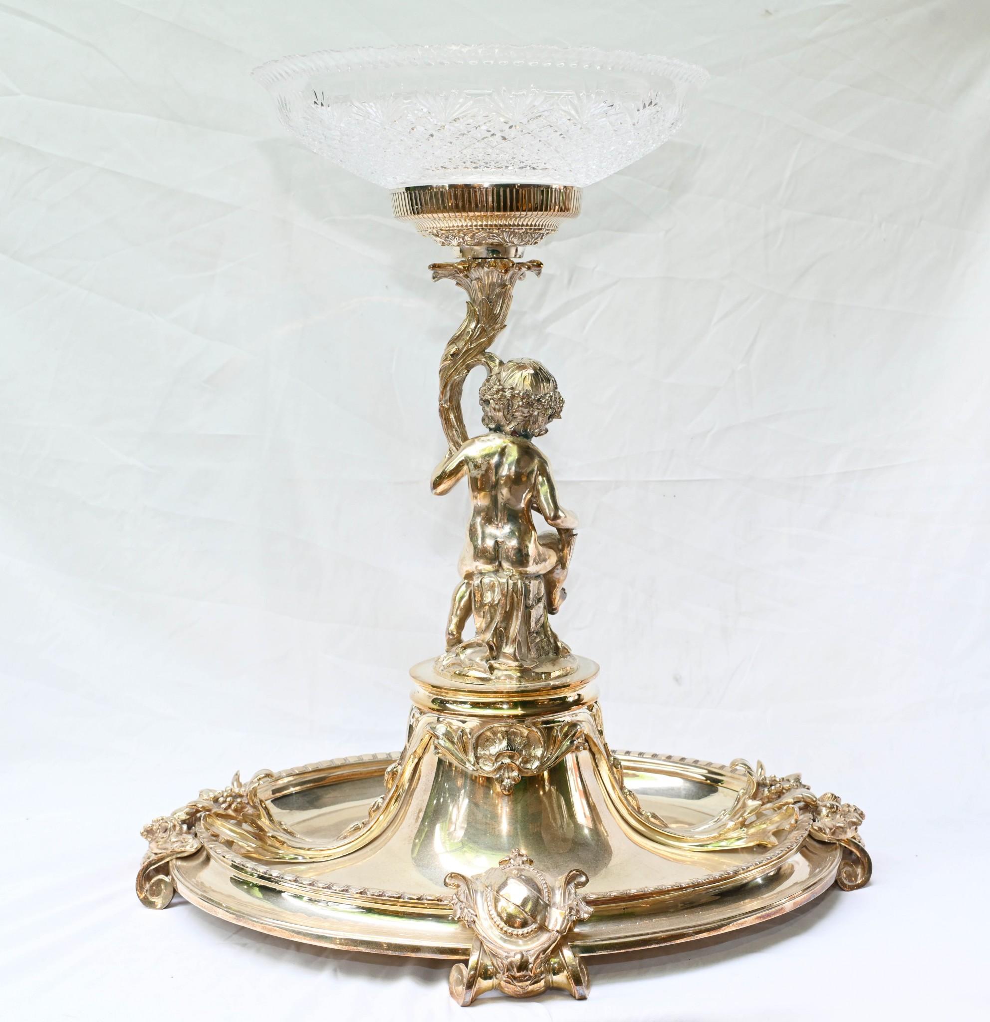 Paar versilberte Cherub Tazzas Tafelaufsätze Christofle Tafelaufsätze (Spätes 19. Jahrhundert) im Angebot