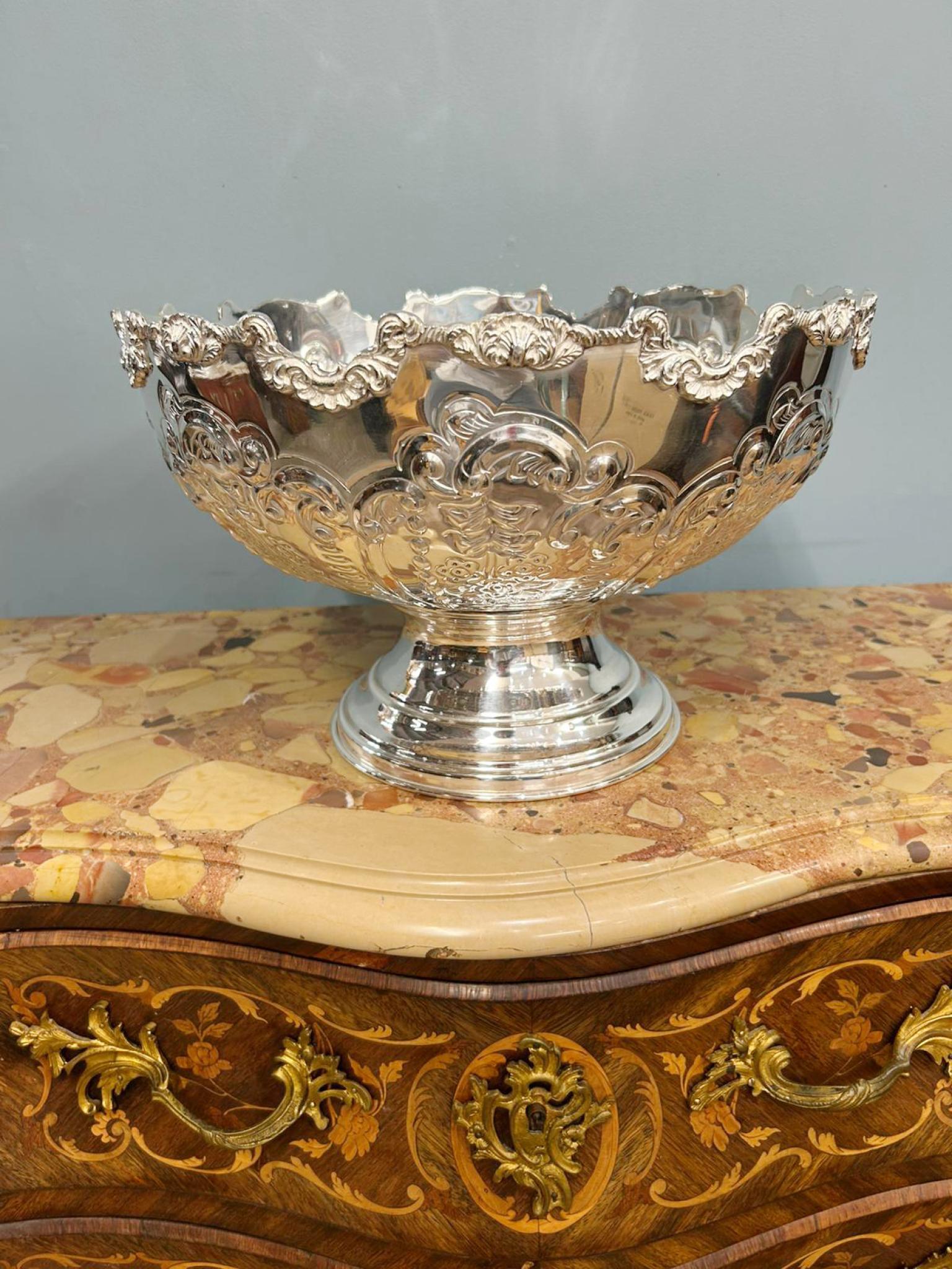 Victorien Paire de coupes à punch en métal argenté, refroidisseur de vin à champagne Rococo en vente
