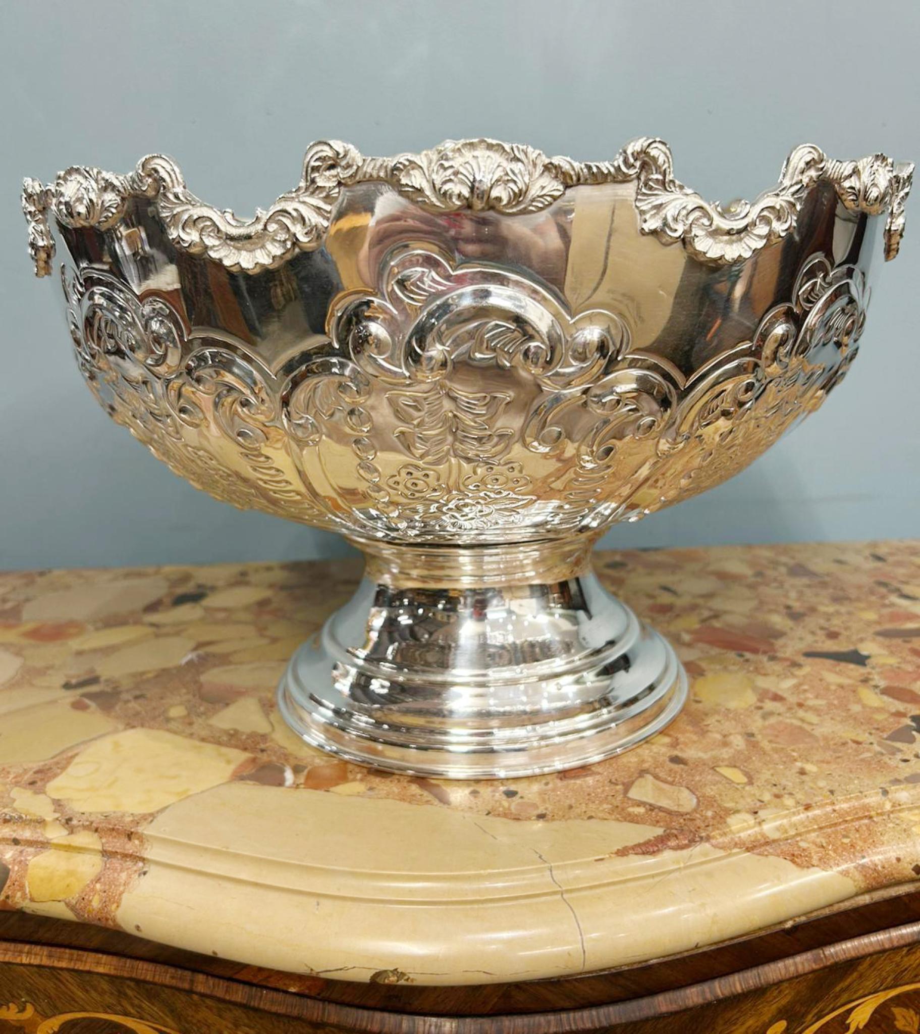 20ième siècle Paire de coupes à punch en métal argenté, refroidisseur de vin à champagne Rococo en vente