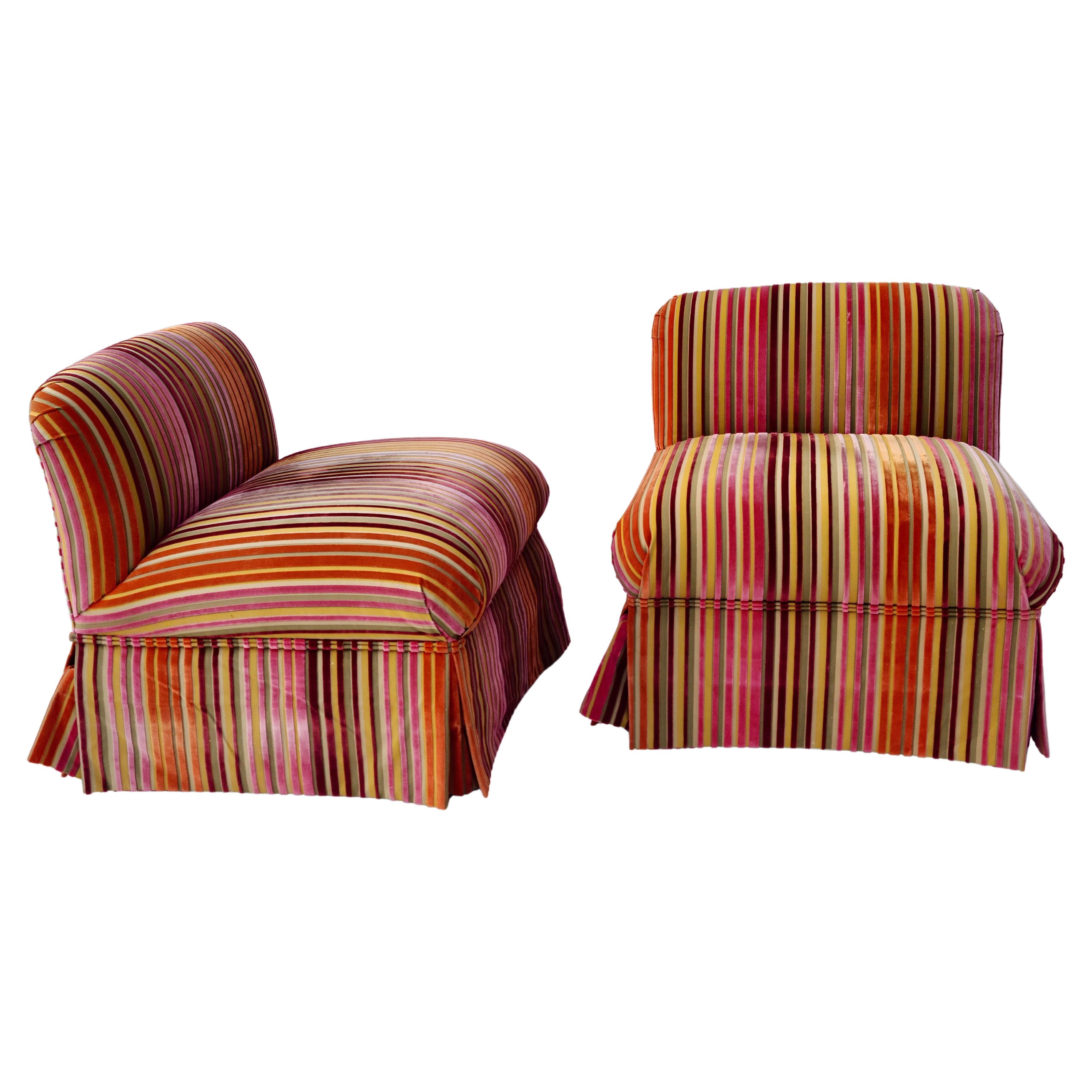 Ein Paar Sessel ohne Armlehne aus gestreiftem Samt im Stil von Jack Lenor Larsen, Dimensional gestreift im Angebot 9