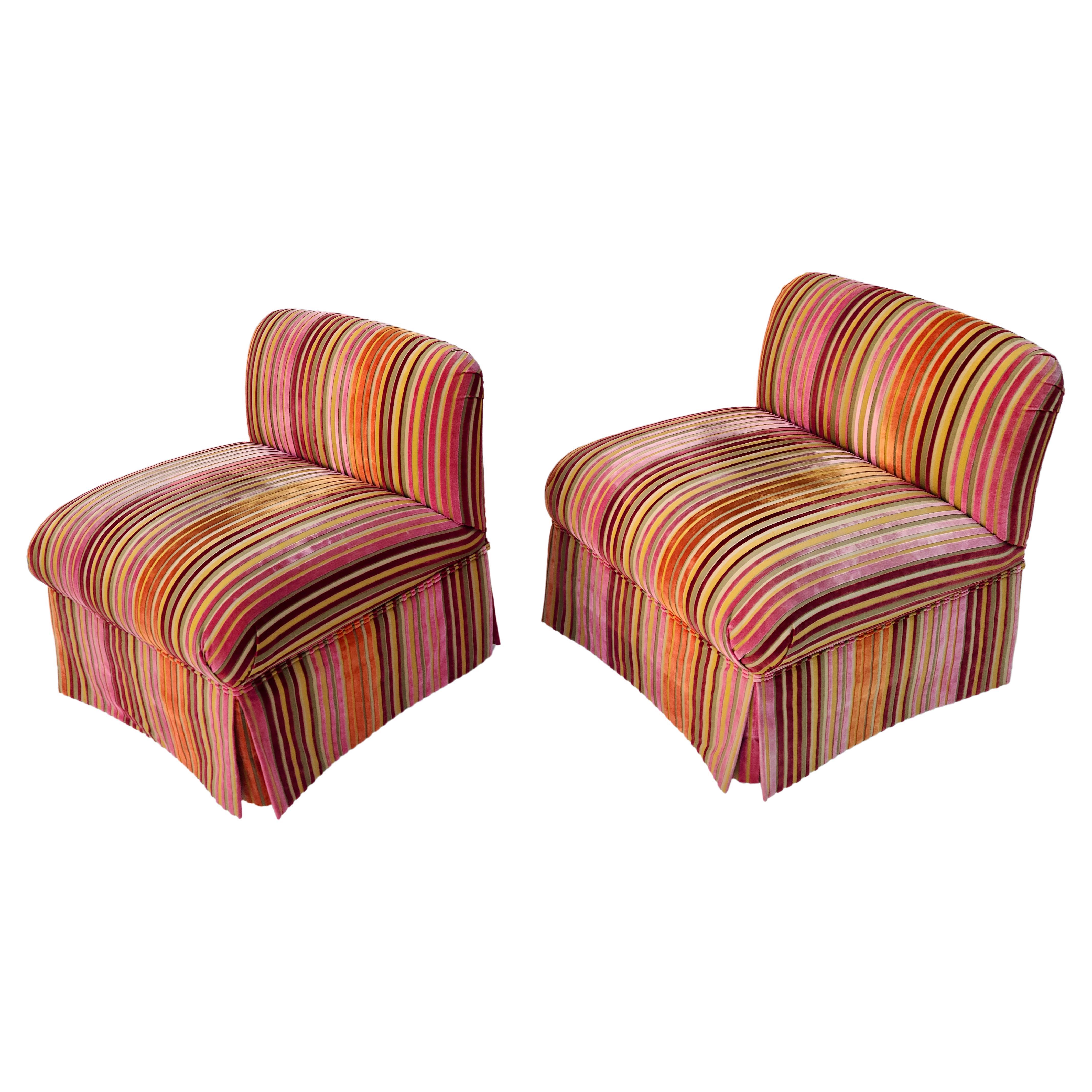 Ein Paar Sessel ohne Armlehne aus gestreiftem Samt im Stil von Jack Lenor Larsen, Dimensional gestreift im Angebot 3