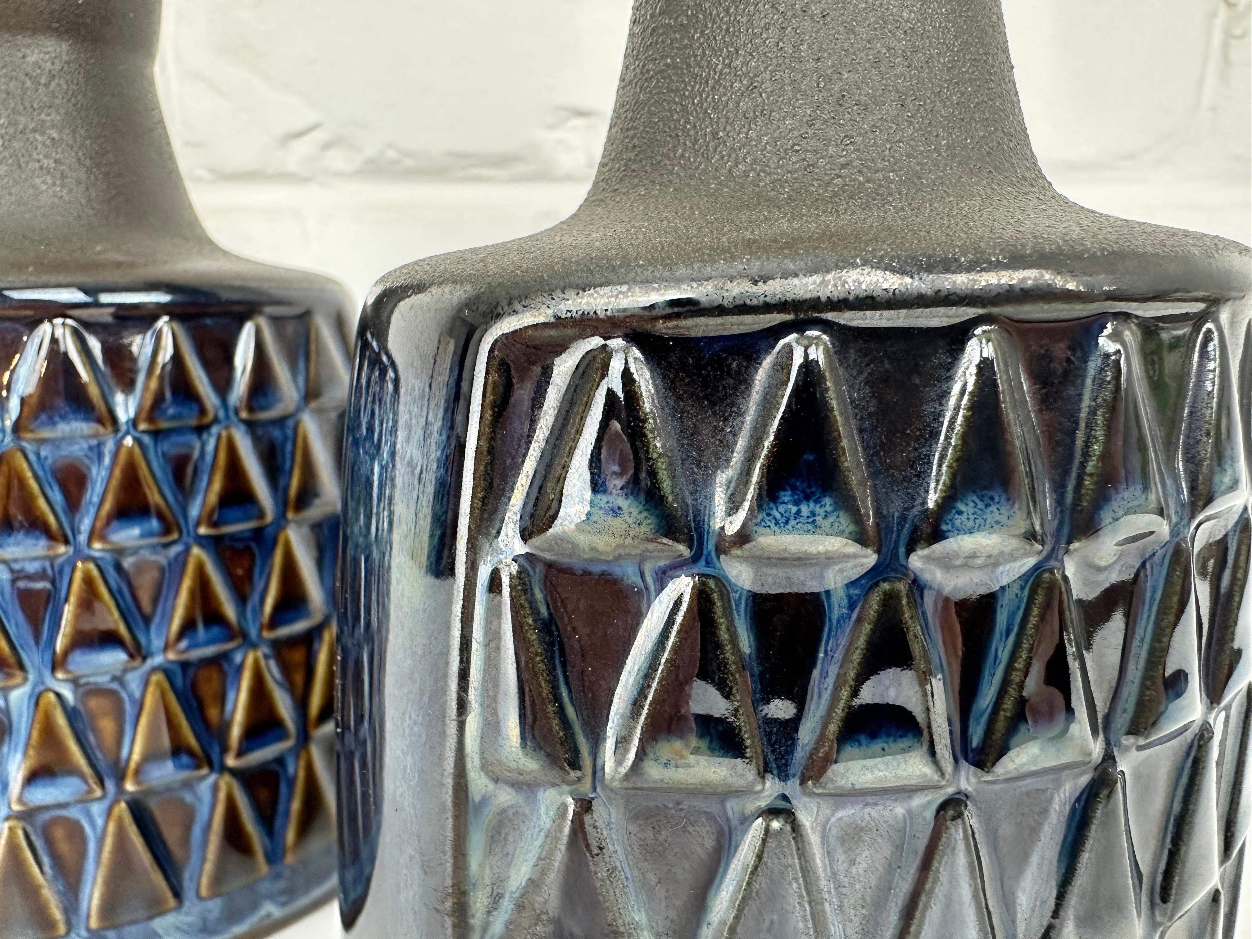 Pair small blue & brown Scandinavian Søholm Stentøj ceramic table lamps, Denmark en venta 3