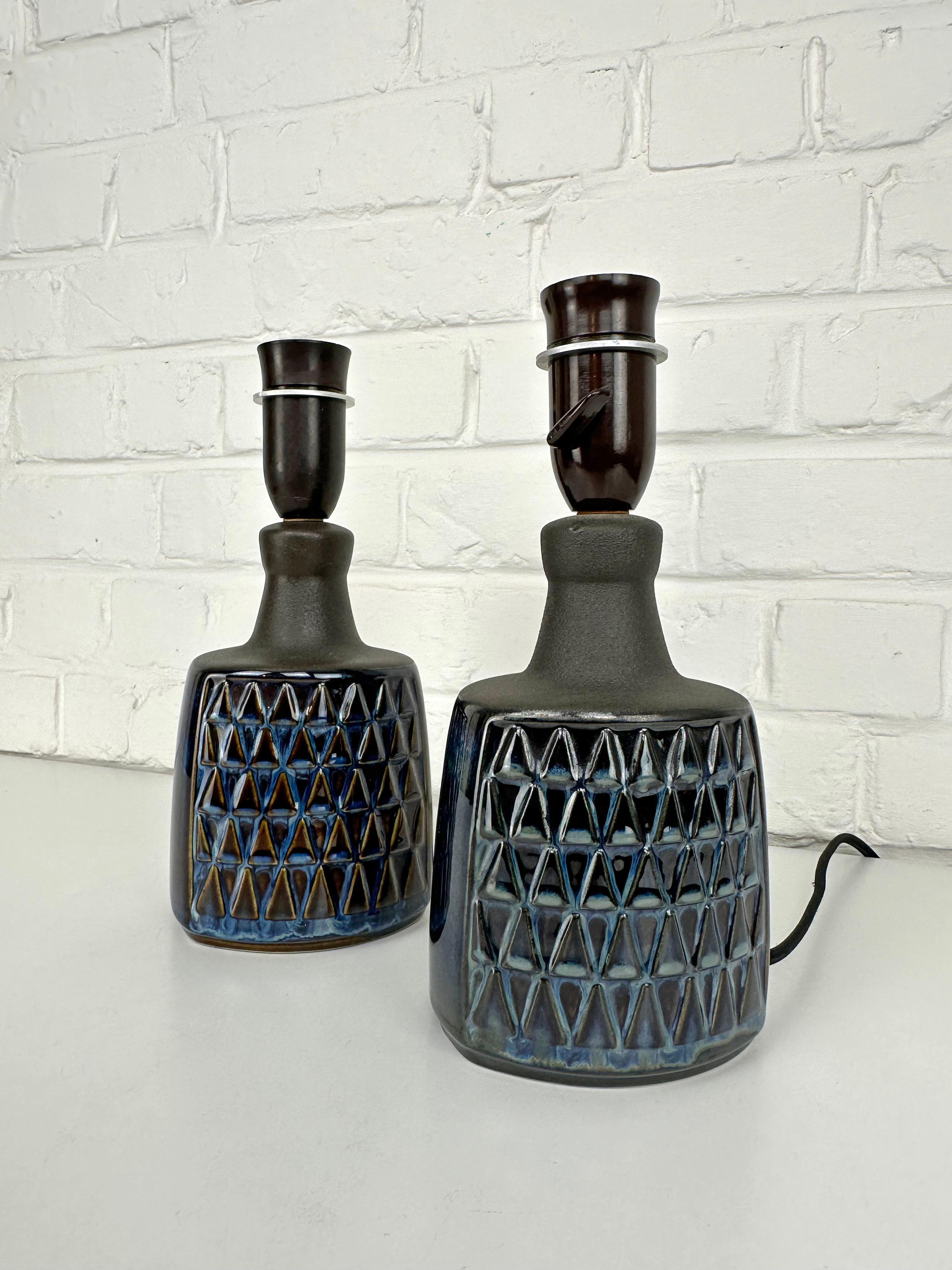 Pair small blue & brown Scandinavian Søholm Stentøj ceramic table lamps, Denmark en venta 1