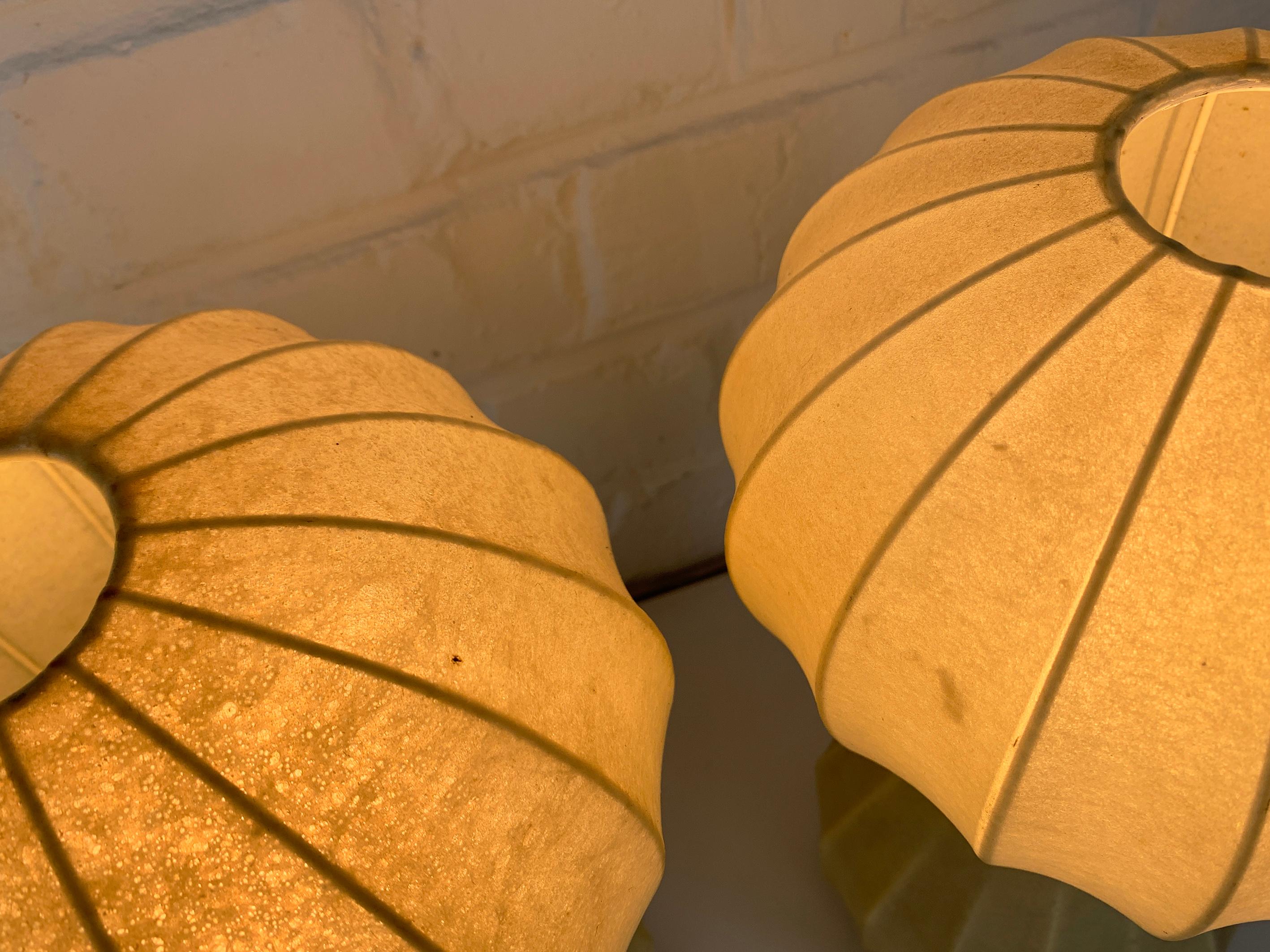 Pair small cocoon Gatto Table Lamps Achille & Pier Castiglioni Flos Italy 1960 In Good Condition In Vorst, BE
