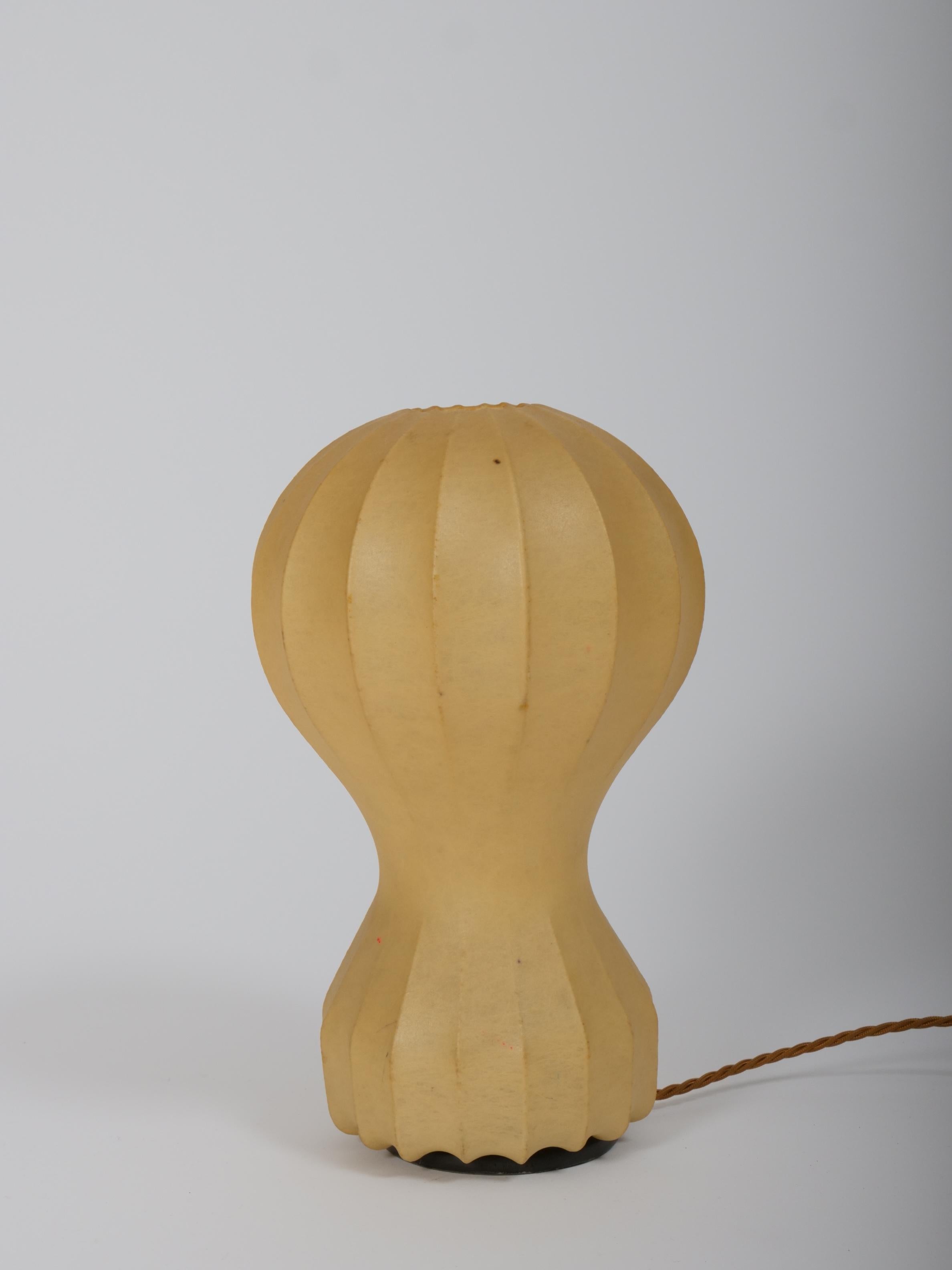 Paar kleine Kokon-Tischlampen „Gatto“ Achille & Pier Castiglioni Flos Italien 1960 (Metall) im Angebot