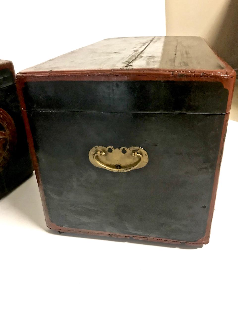 Pair of Small Asian Lacquer Boxes or Trunks, Late 19th Century In Good Condition In Pasadena, CA