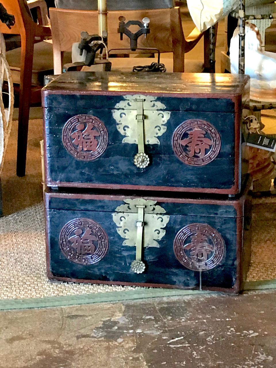 Pair of Small Asian Lacquer Boxes or Trunks, Late 19th Century 3