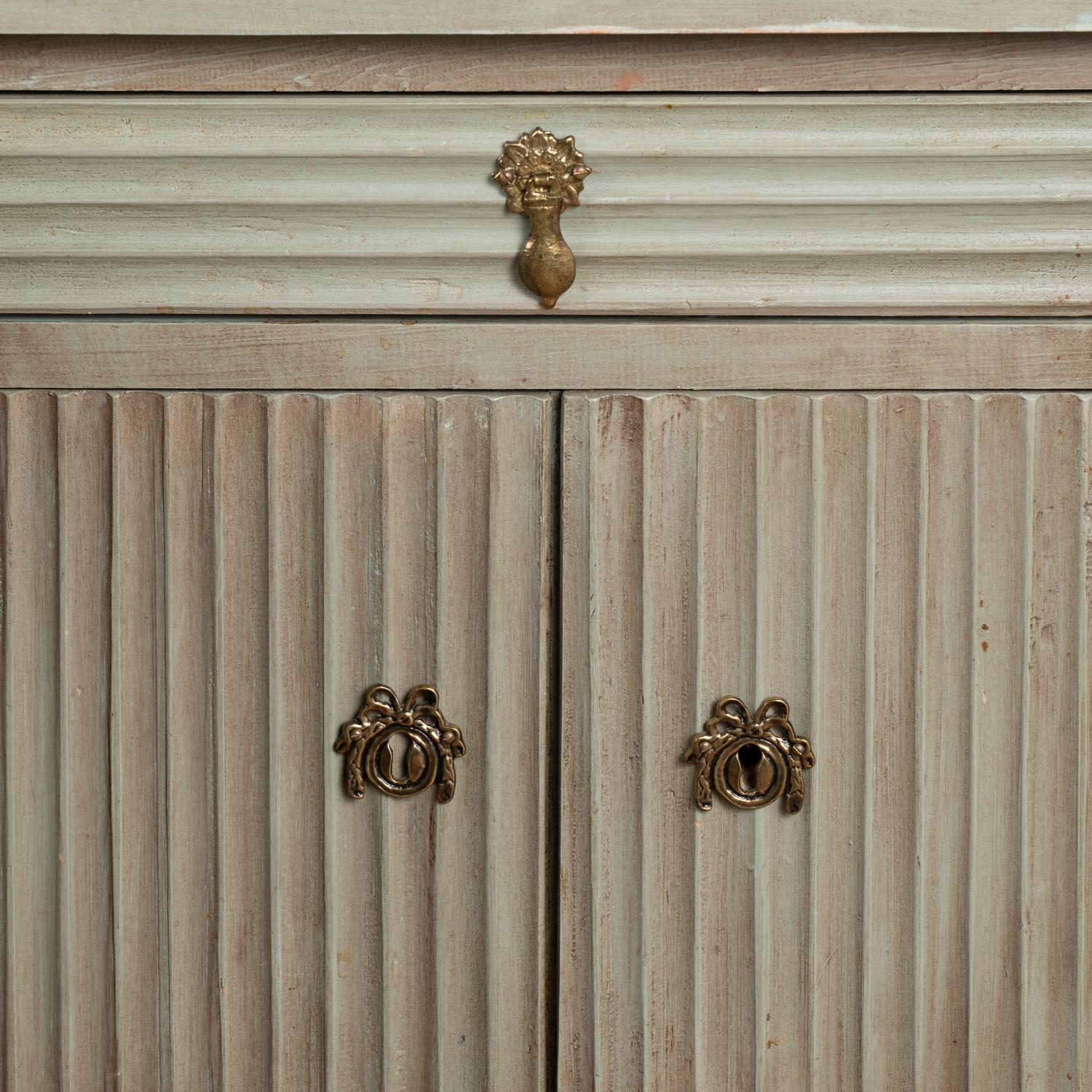 Pair, Small Painted Cabinets or Nightstands on Tapered Legs, Sweden circa 1890 4