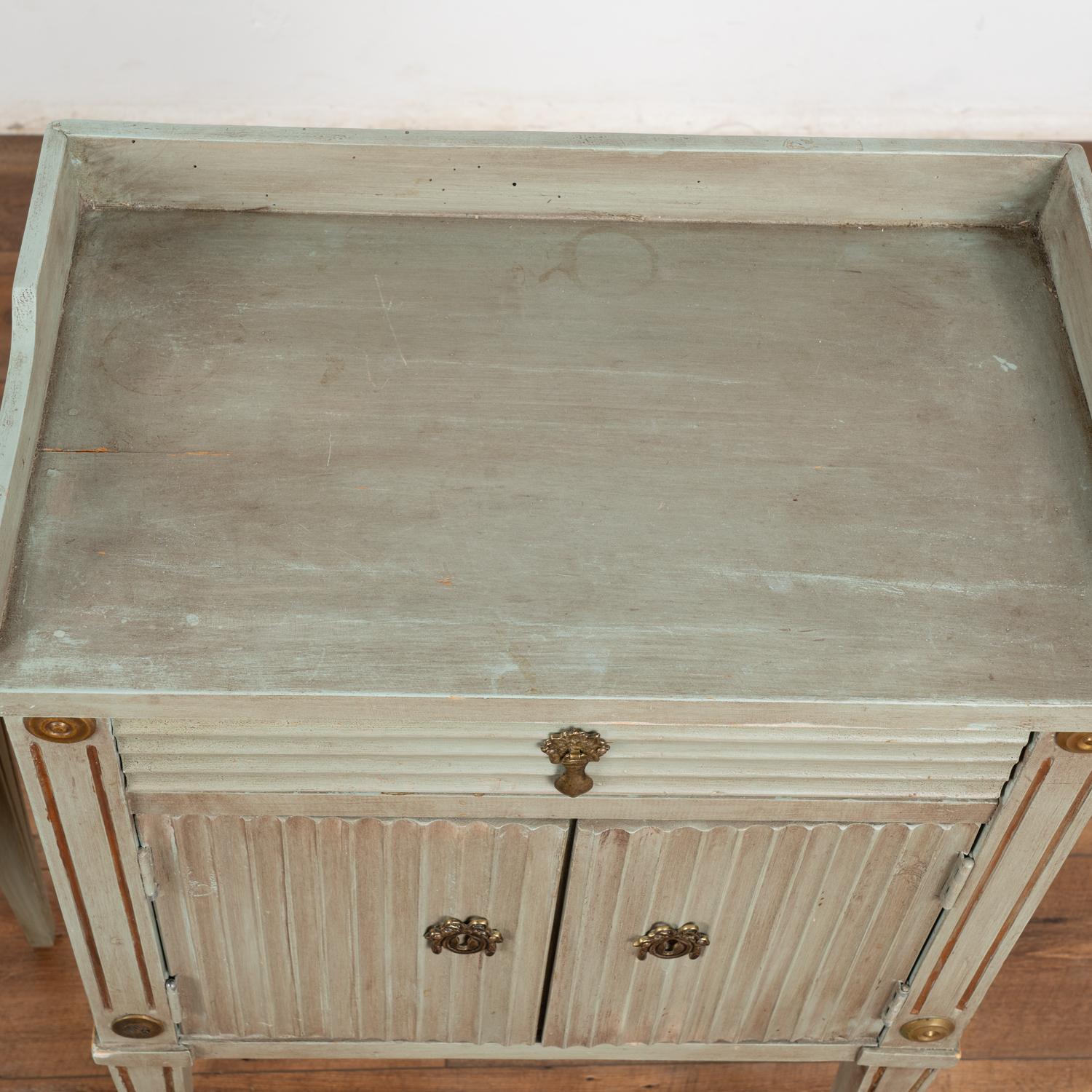 19th Century Pair, Small Painted Cabinets or Nightstands on Tapered Legs, Sweden circa 1890