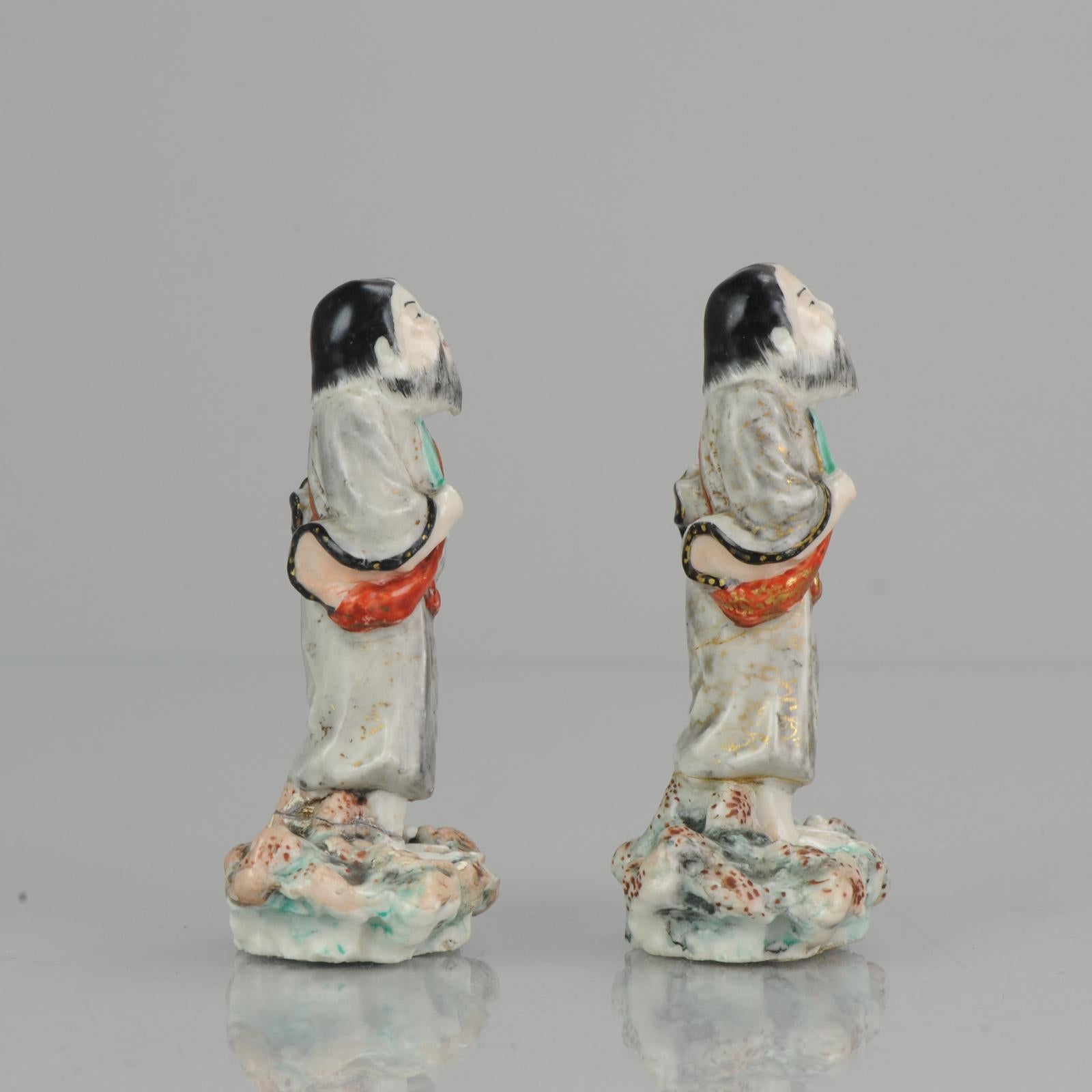 A very nice pair of small statues. Good for home decoration.
The mark reads:
?? Kutani
?? Taniguchi (the maker name).

Condition
hands missing, part of beard missing. Lower parts restuck. Size approx. 95mm high
Period
19th century
ca 1900.