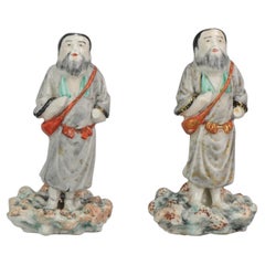 Paire de petites statues japonaises anciennes Kutani, datant d'environ 1900, représentant un homme de bien-aimé du Japon