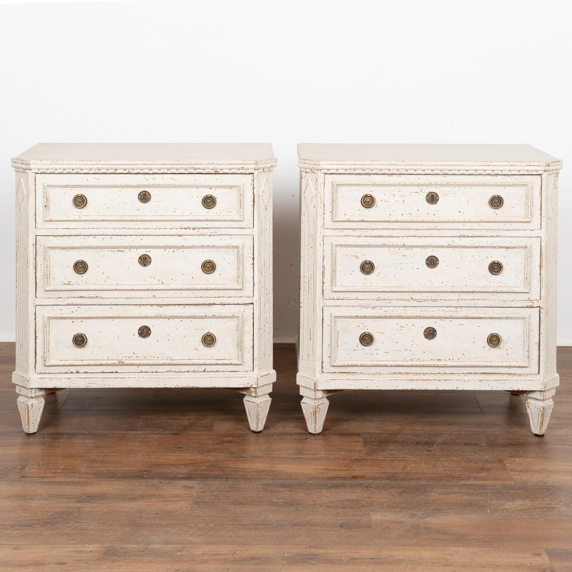 Pair, Small White Painted Gustavian Chest of Drawers, Sweden circa 1840-60 In Good Condition In Round Top, TX