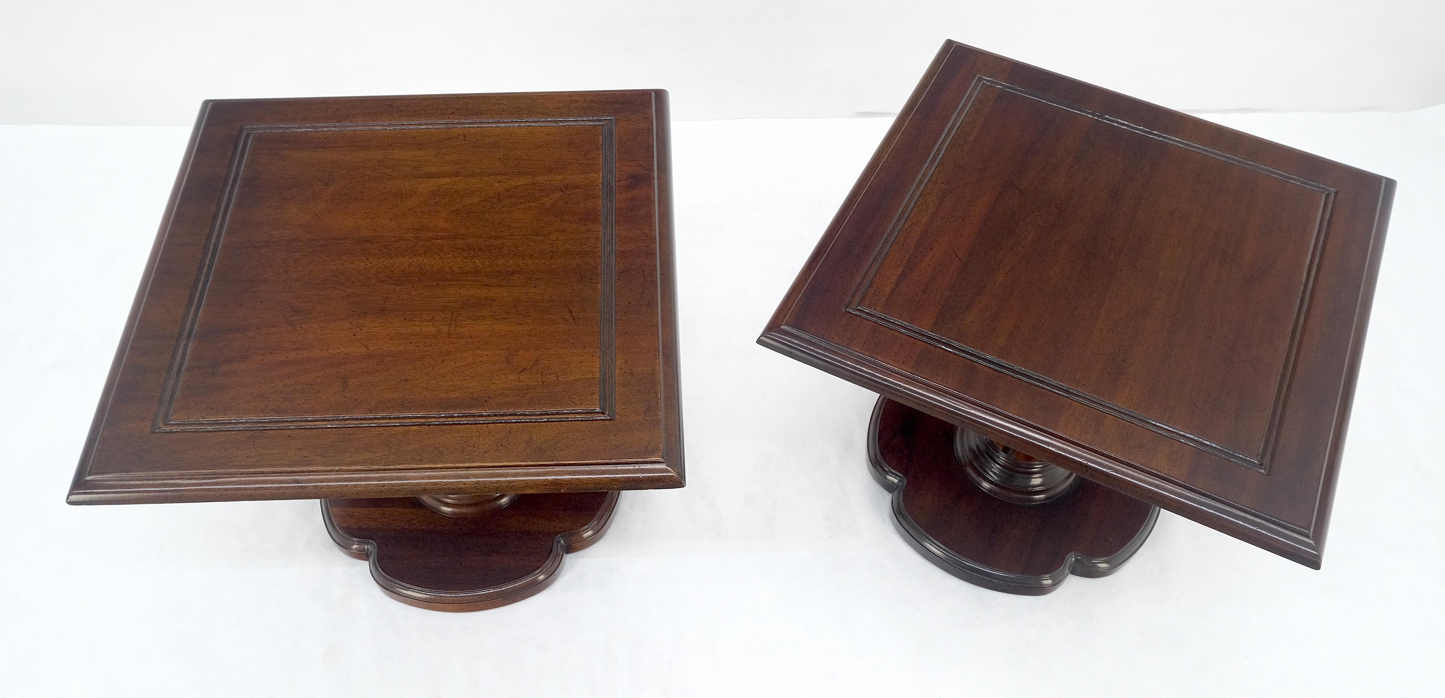 Lacquered Pair Solid Cherry Dark Espresso Clover Base 21x21 Square Top Side End Lamp Table For Sale