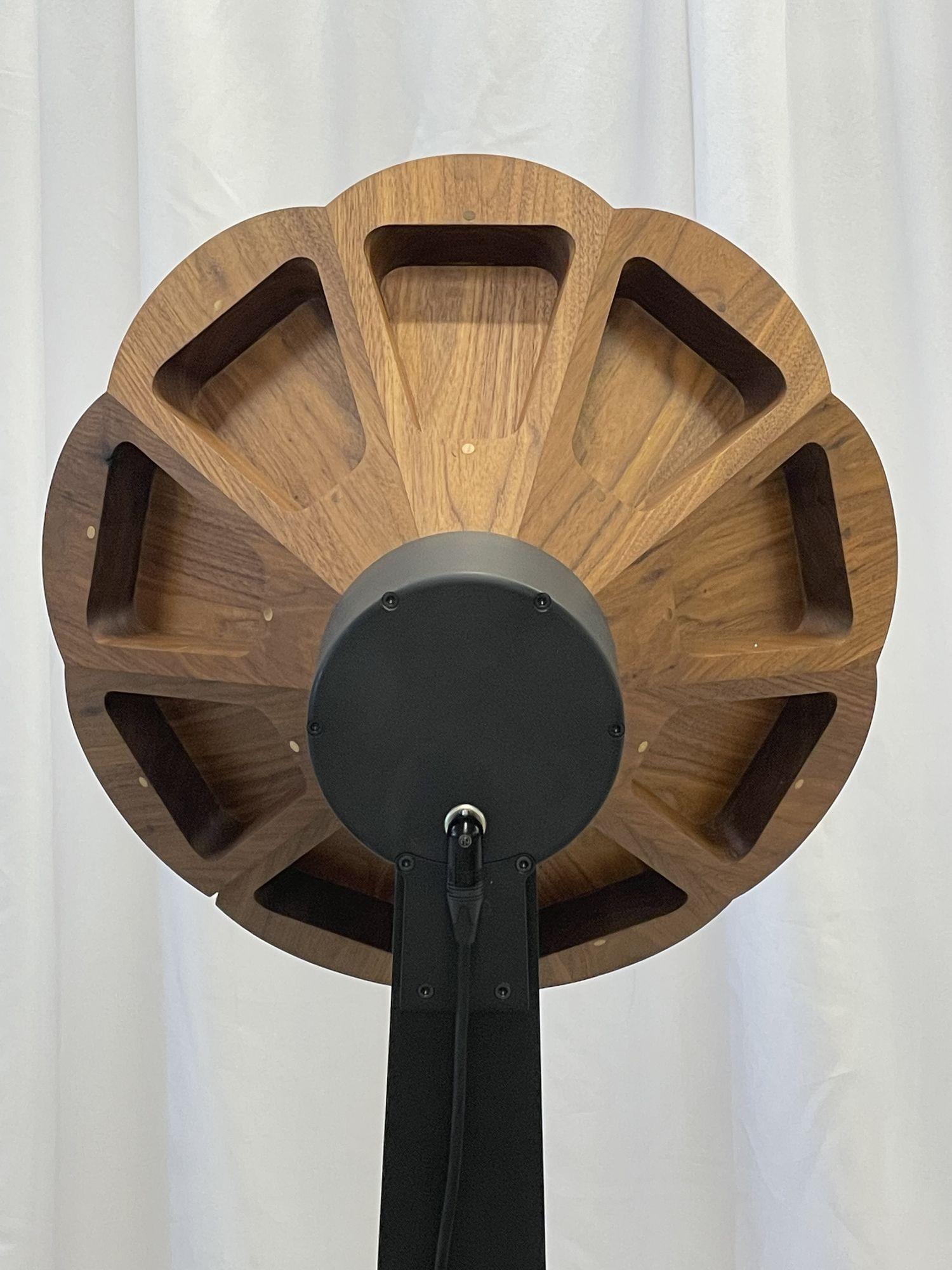 Moderne A for Ara, Contemporary, Floor Standing Speakers, Walnut, Gold Leaf, 2010s en vente