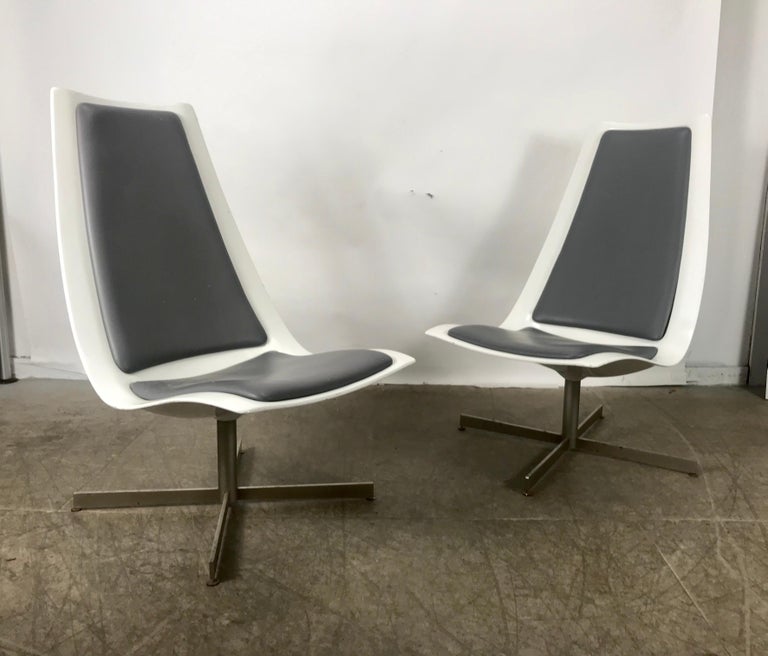 Canadian Pair of Space Age High Back Fiberglass Swivel Chairs, Montreal Expo 67 For Sale